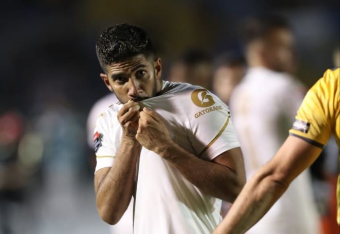 Gerardo Gordillo festeja su gol frente al América de México. (Foto Prensa Libre: Norvin Mendoza)