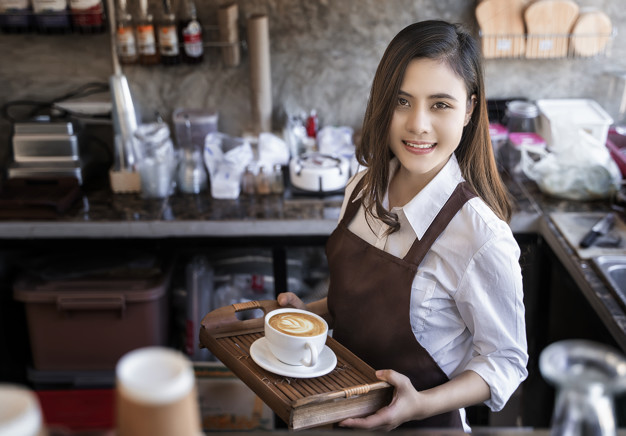 Una de las capacitaciones que ofrece la plataforma es barismo. (Foto Prensa Libre: Shutterstock)