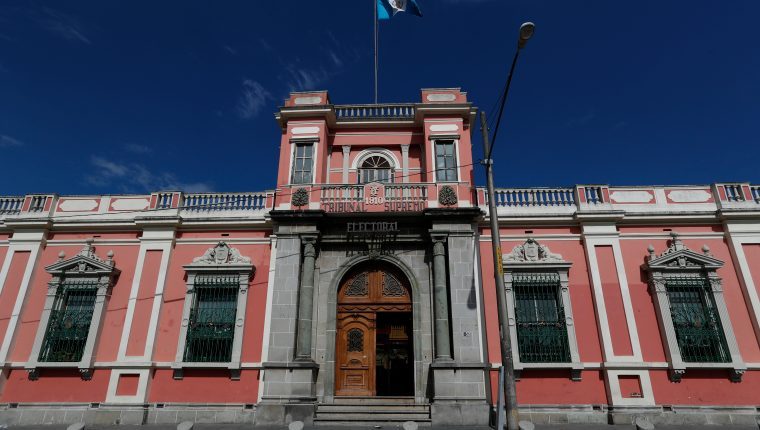 Seis partidos políticos fueron cancelados por el TSE, según la publicación de este miércoles en el DCA. (Foto HemerotecaPL)