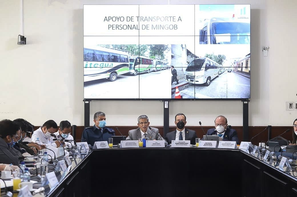 En la Instancia de Jefes de bloque cada ministerio intervino explicando de lo necesario que era la ampliación presupuestaria. (Foto Prensa Libre: Congreso)