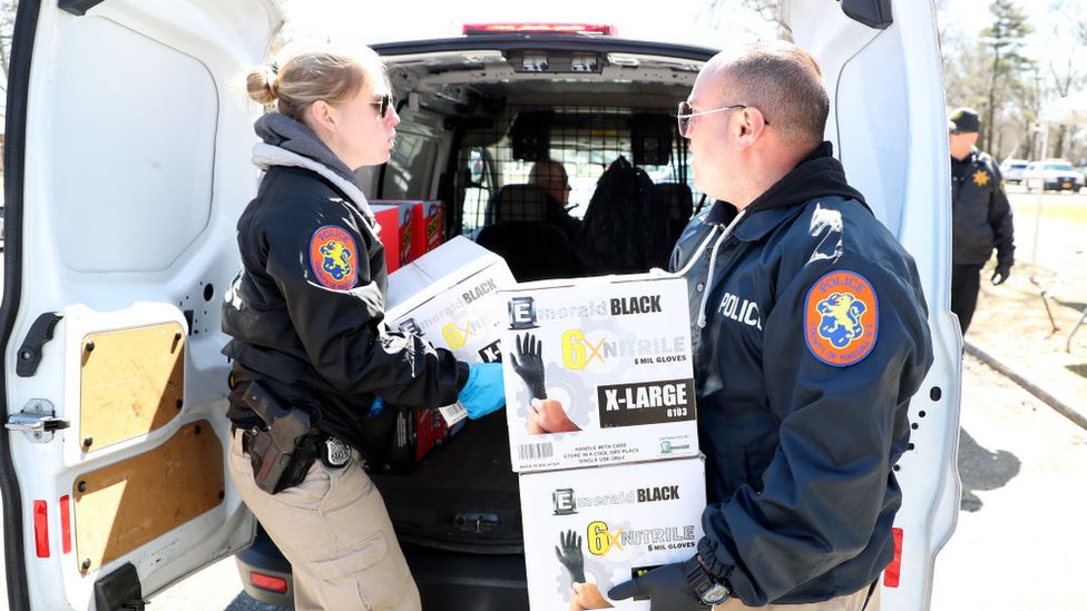 El condado de Nassau, en Nueva York, organizó una campaña de donación de equipos médicos. GETTY IMAGES