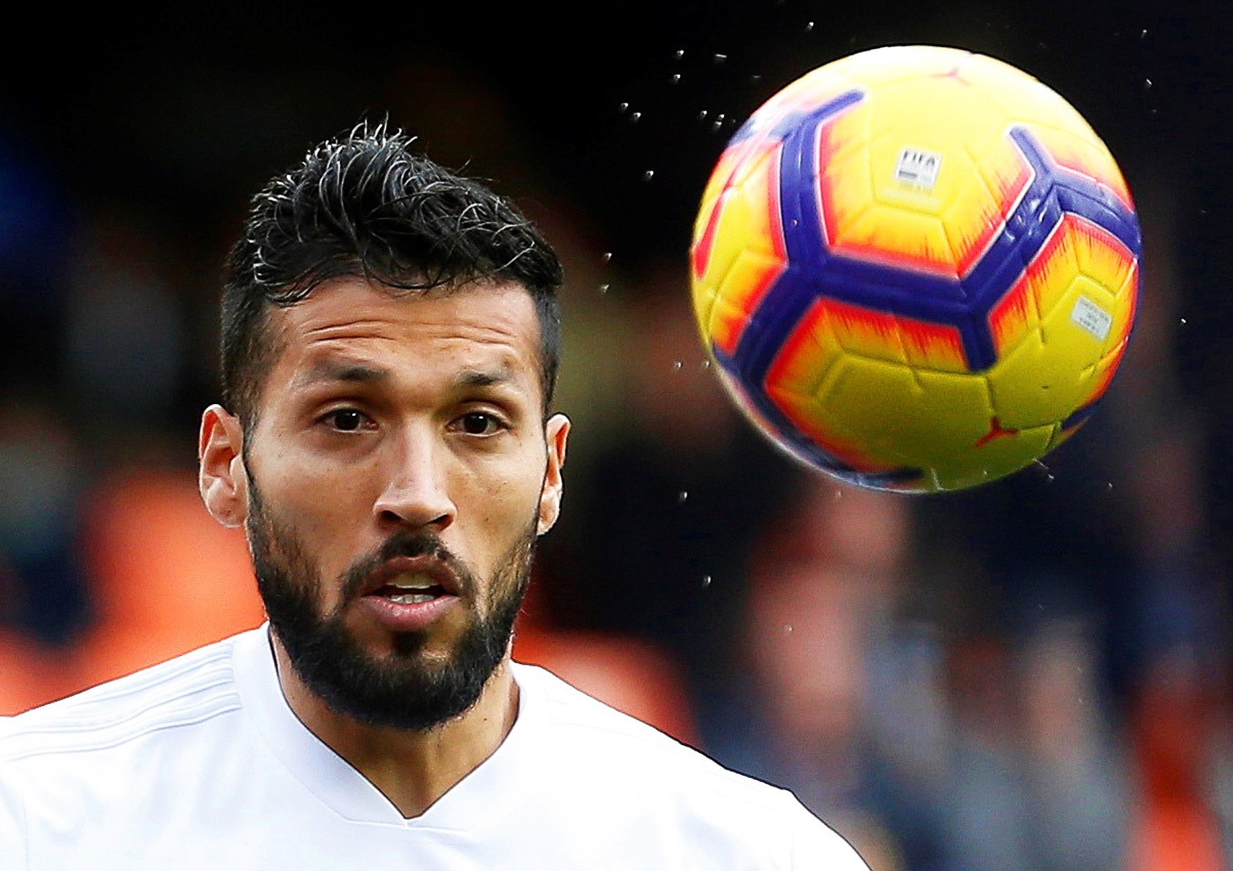 El defensa argentino del Valencia, Ezequiel Garay ha anunciado este domingo que ha dado positivo por coronavirus. (Foto Prensa Libre: EFE)