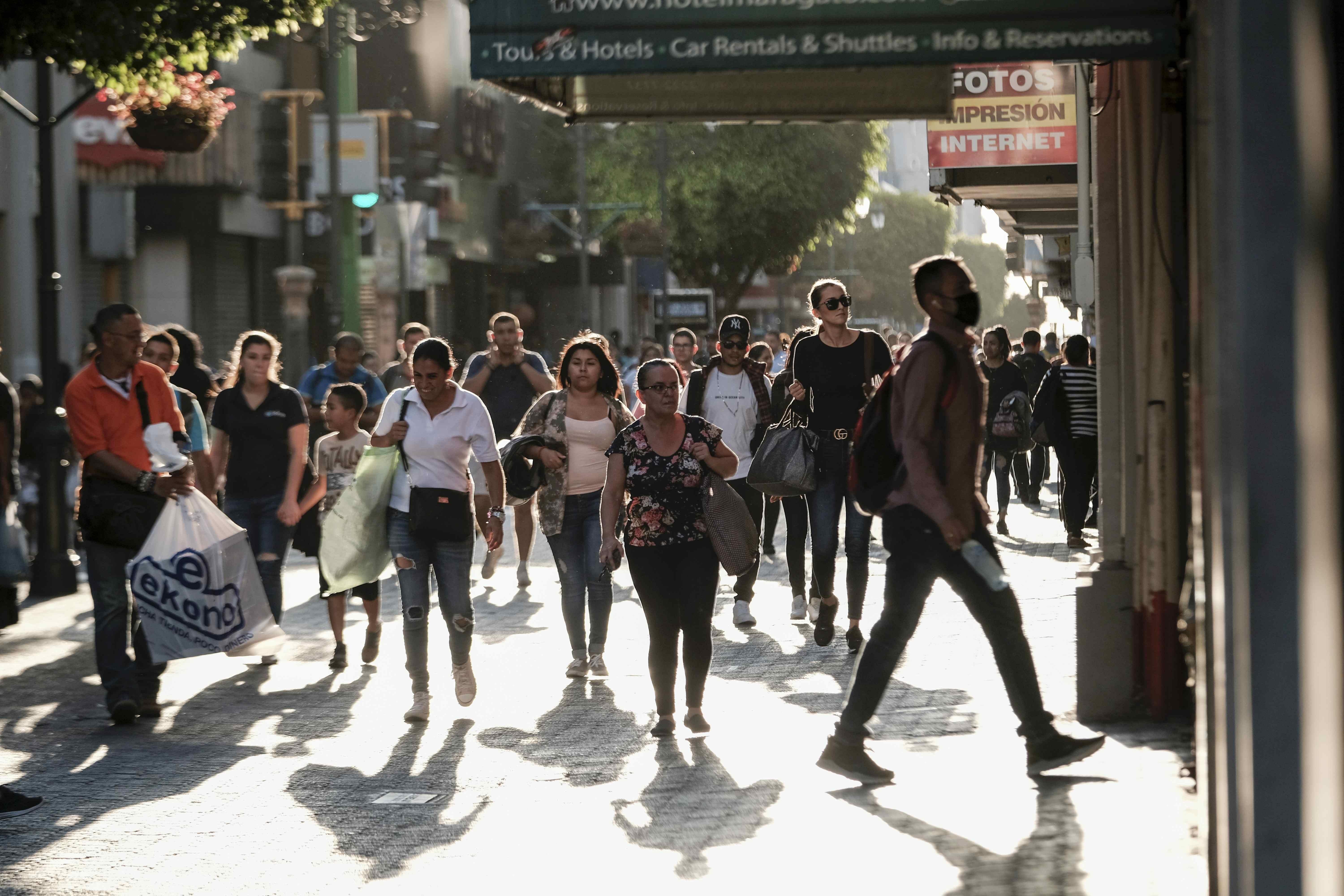 El desempleo aumentará según las estimaciones de los economistas. (Foto Prensa Libre: EFE)