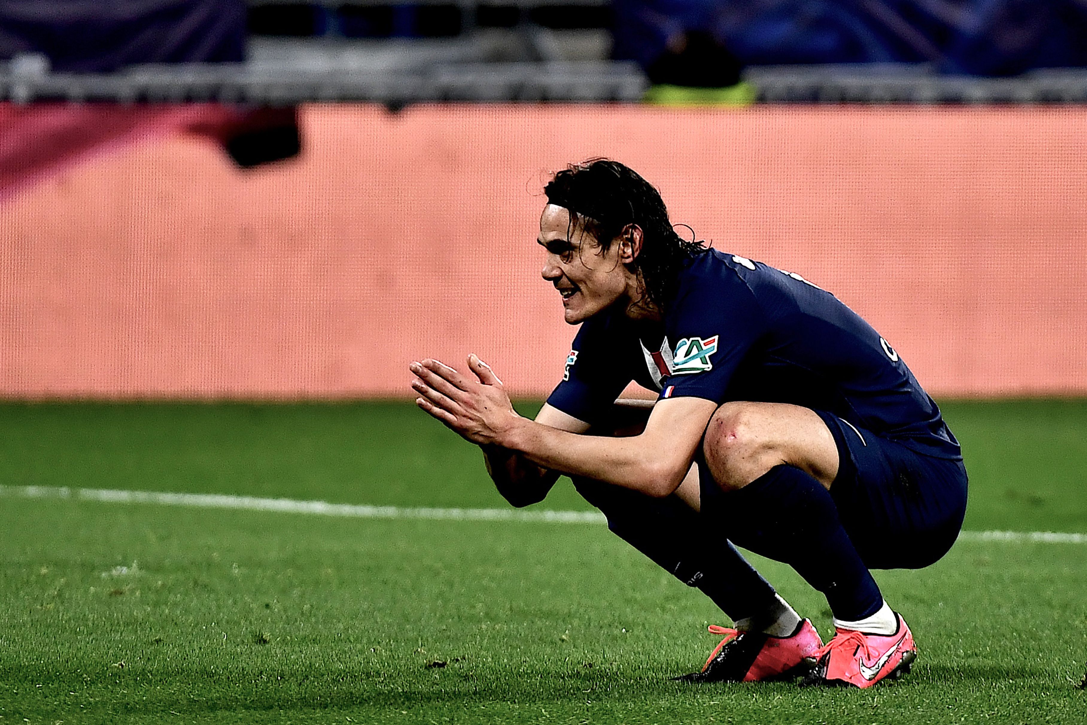 El uruguayo Edinson Cavani llamó a la reflexión a sus compatriotas por el coronavirus. (Foto Prensa Libre: AFP )