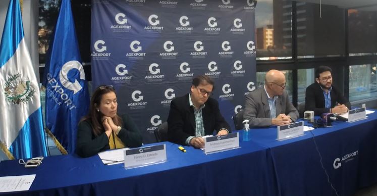 Directivos de Agexport, plantearon una estrategia para sobrellevar el impacto económico del covid-19 en Guatemala. (Foto Prensa Libre: cortesía Agexport)