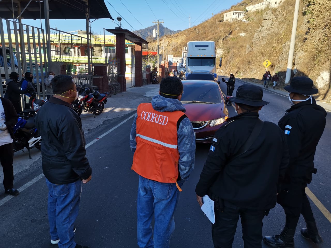 Los operativos iniciaron este sábado a las 6 horas. (Foto Prensa Libre: Raúl Juárez)