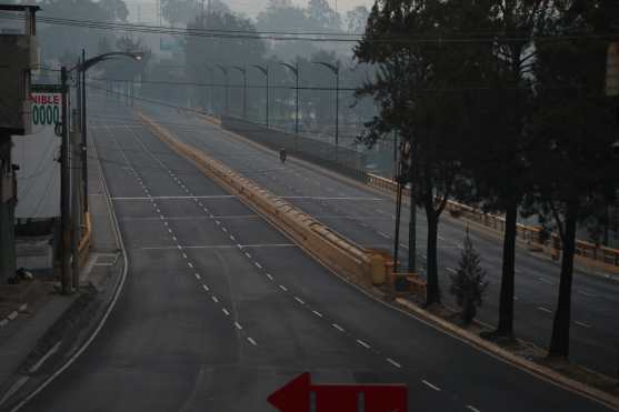 Las autoridades de Gobierno consideran que no podría haber un nuevo cierre de actividades como al principio de la pandemia en Guatemala, pero mantienen vigilancia y focalización de los casos. (Foto Prensa Libre: Hemeroteca) 