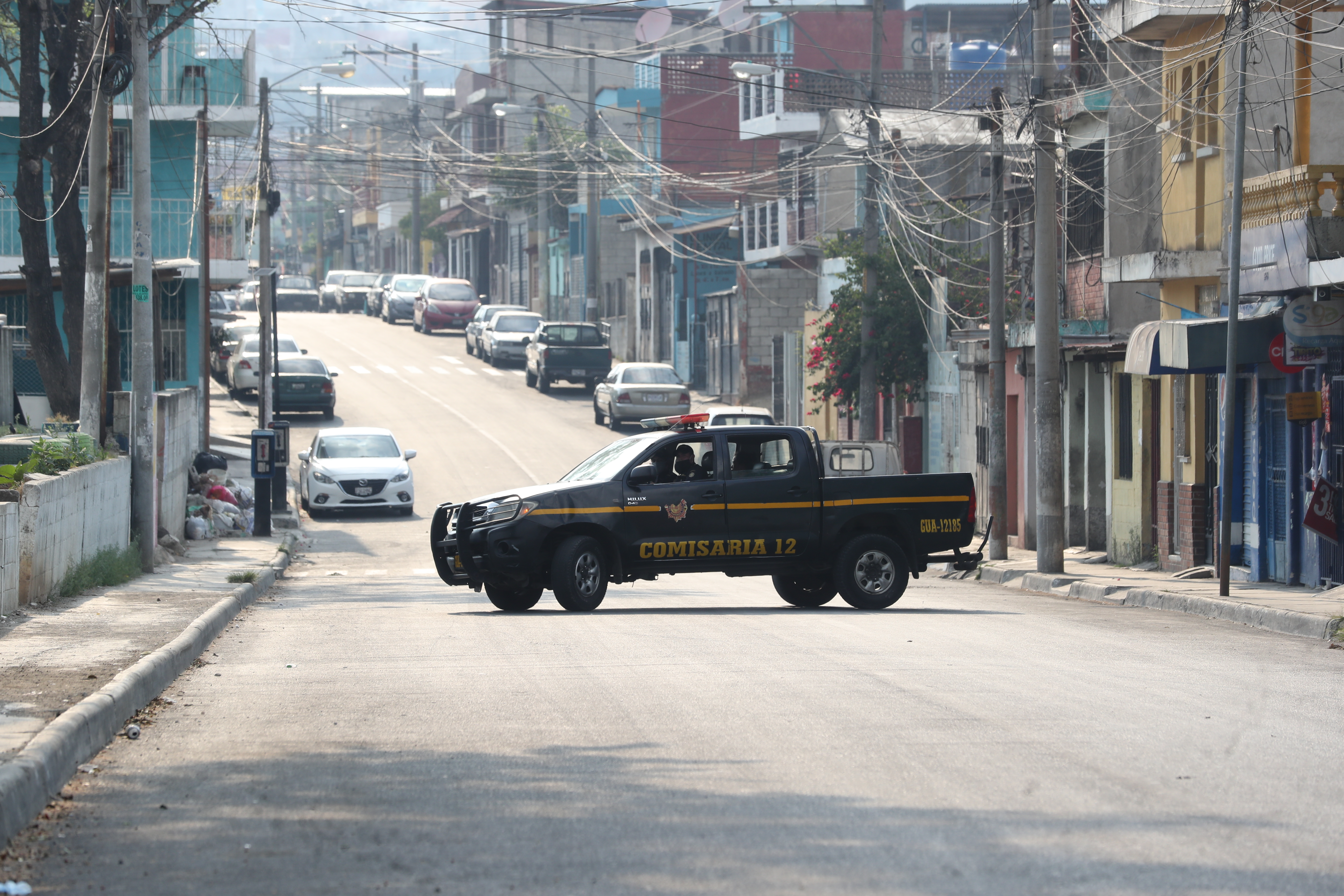 Quinto día del toque de queda en las colonias de la zona 18. (Foto Prensa Libre: Érick Avila)