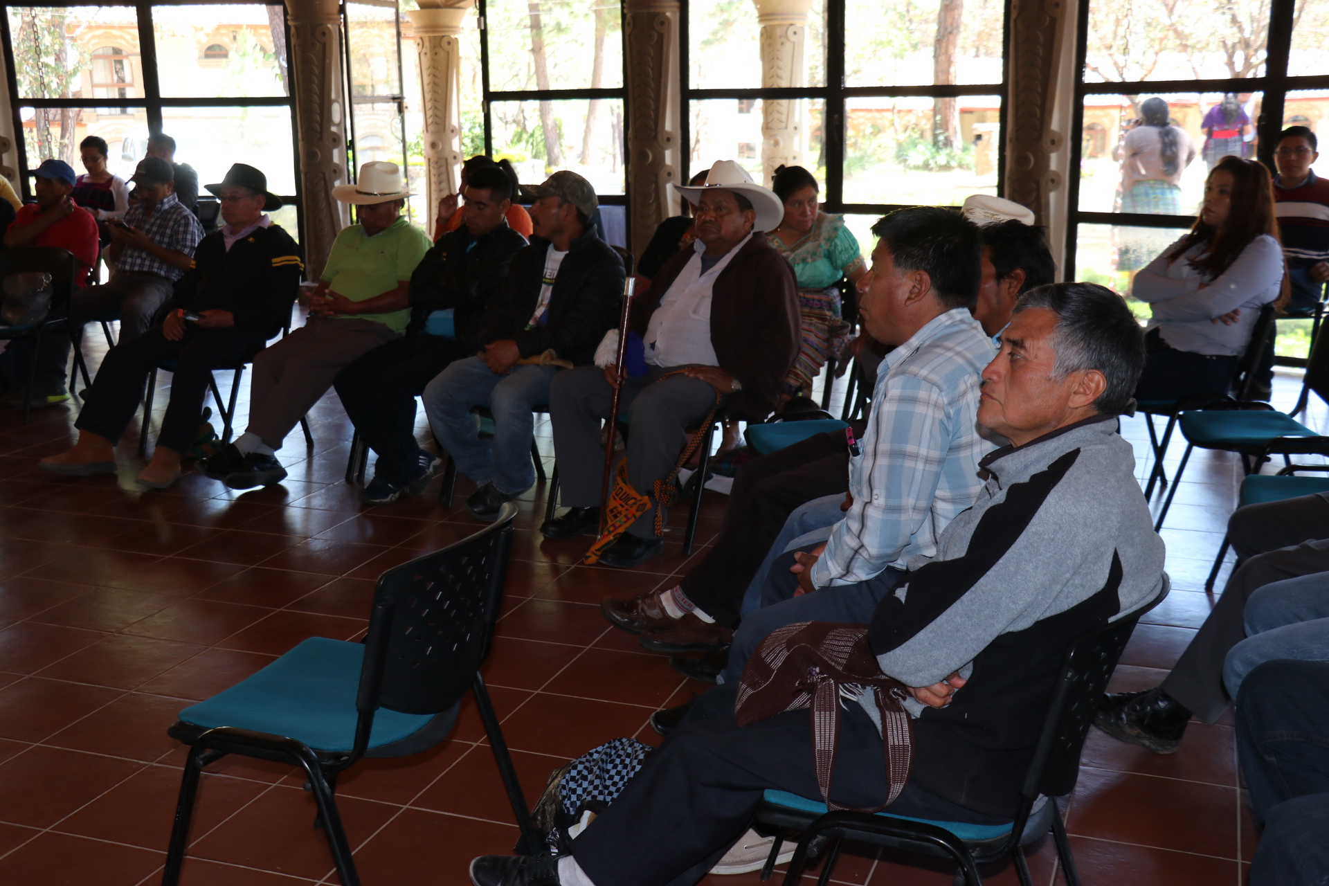 Líderes comunitarios de Santa Cruz del Quiché se enteran de los casos de embarazos en niñas y adolescentes en 2019 en la cabecera departamental. (Foto Prensa Libre: Héctor Cordero)