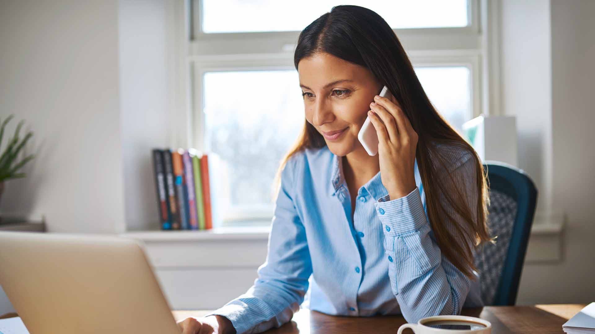 Una de las condiciones del teletrabajo es que el personal tenga las herramientas adecuadas para desarrollar su labor con los estándares que requiere la empresa. (Foto Prensa Libre: Shutterstock)