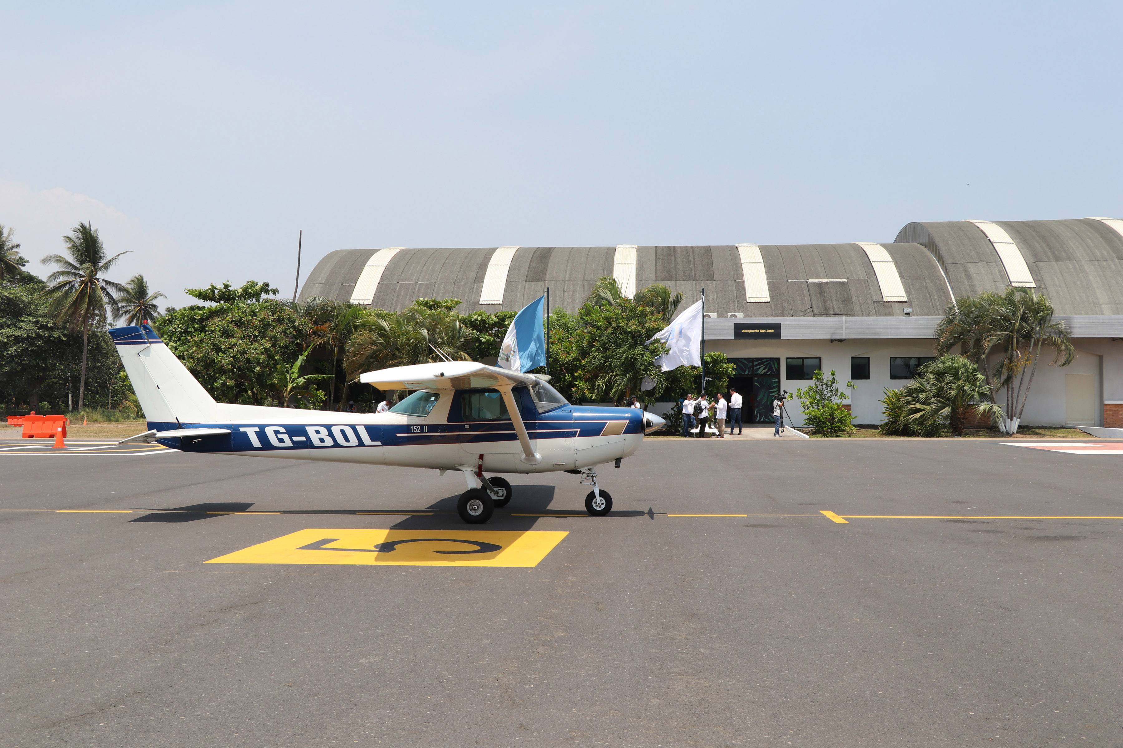 La construcción de una terminal aérea de carga en Escuintla es uno de los proyectos que mencionó el presidente Alejandro Giammattei durante un foro a un grupo de inversionistas estadounidenses. (Foto Prensa Libre: Carlos Paredes)