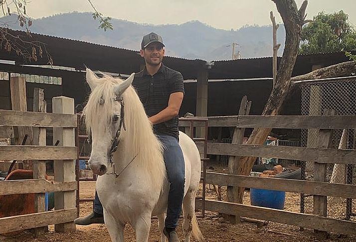 José Carlos Pinto disfruta de la vida en familia en San Luís Jilotepeque durante la cuarentena. (Foto Prensa Libre: José Carlos Pinto)