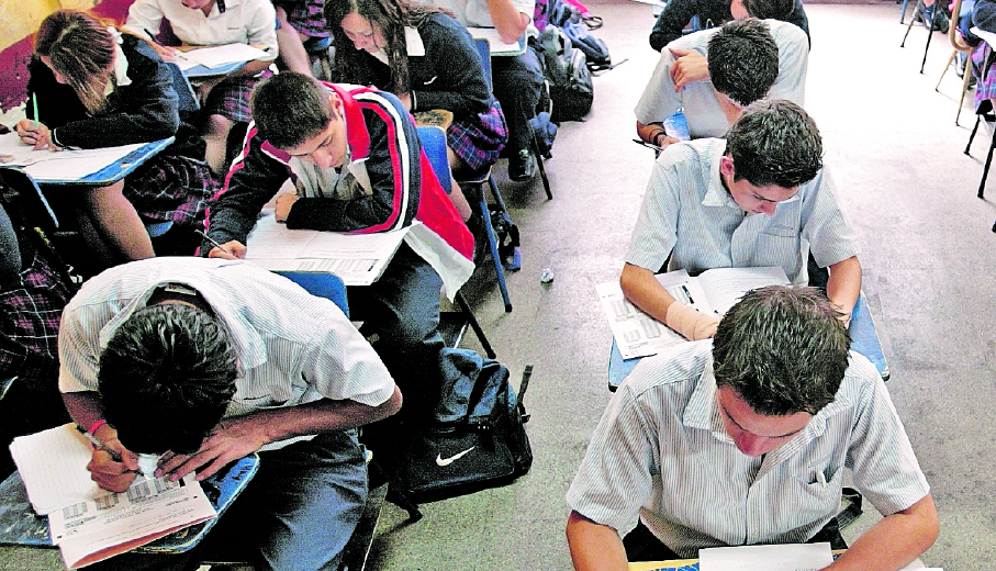 La suspensión de clases se extiende hasta el 30 de abril. (Prensa Libre: Hemeroteca PL)