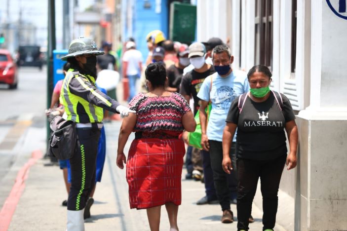 Las medidas de seguridad se mantienen en todo el país para evitar el contagio. (Foto Prensa Libre: Carlos Hernández)