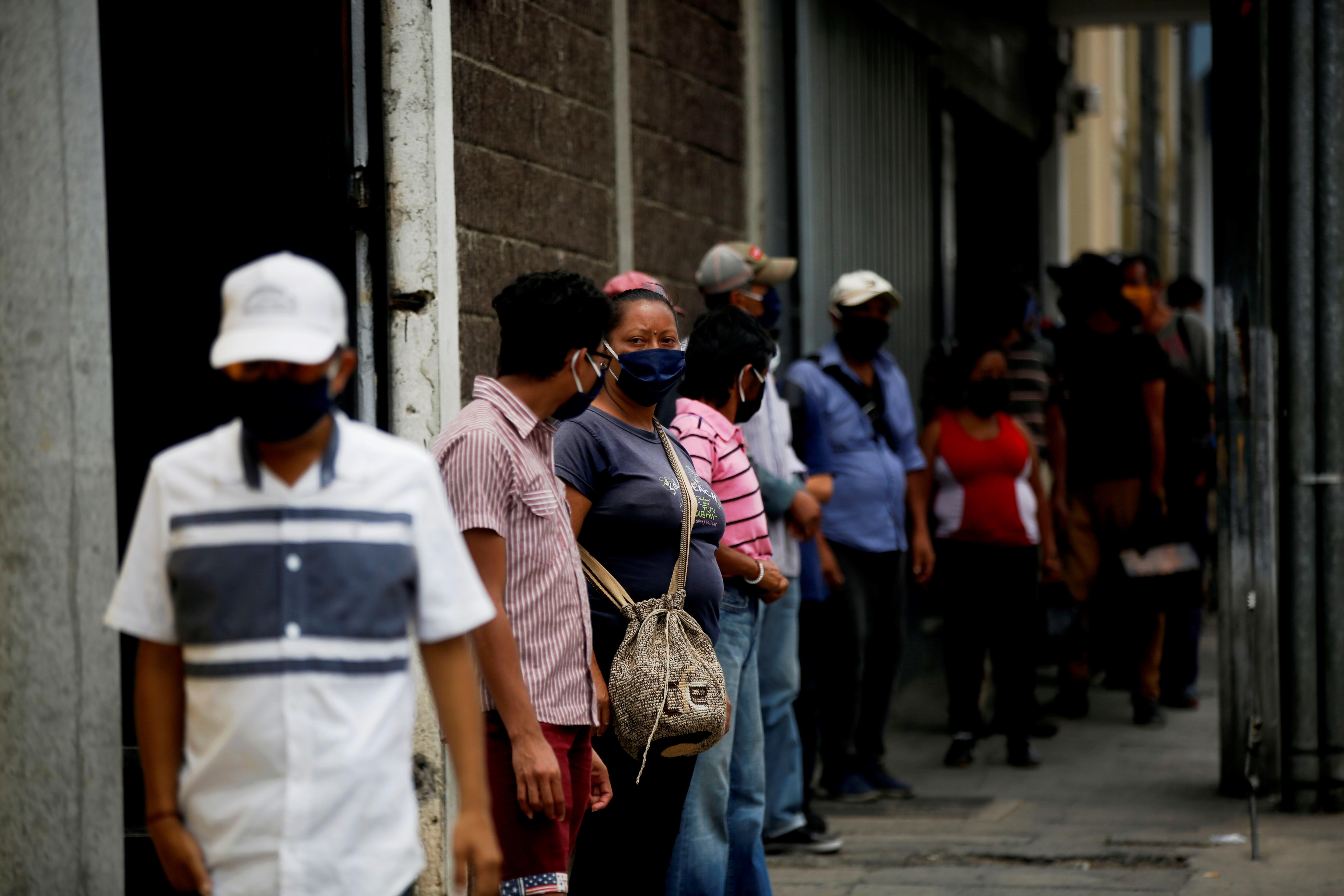 Entre el 5% y 10% de la población que se contagia con el covid-19 podría llegar a necesitar cuidados intensivos. (Foto Prensa Libre: Hemeroteca PL)