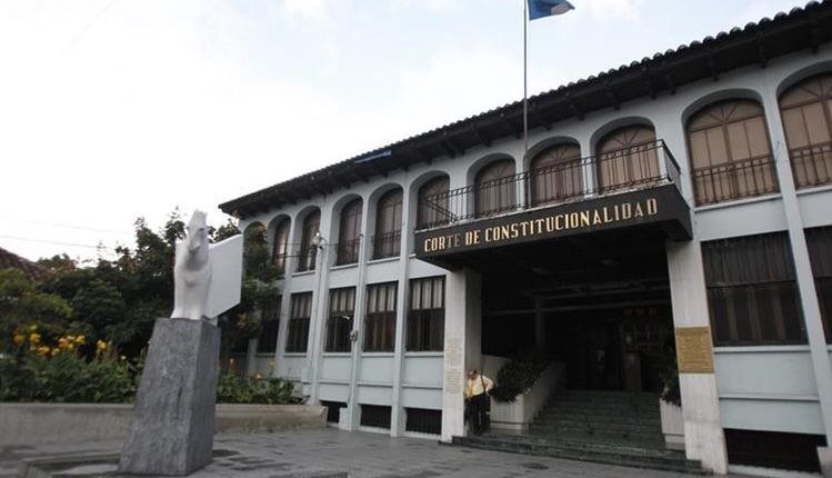 La Corte de Constitucionalidad amparó a dos organizaciones y la PDH, quienes accionaron contra el antejuicio contra magistrados constitucionales. (Foto, Prensa Libre: Hemeroteca PL)