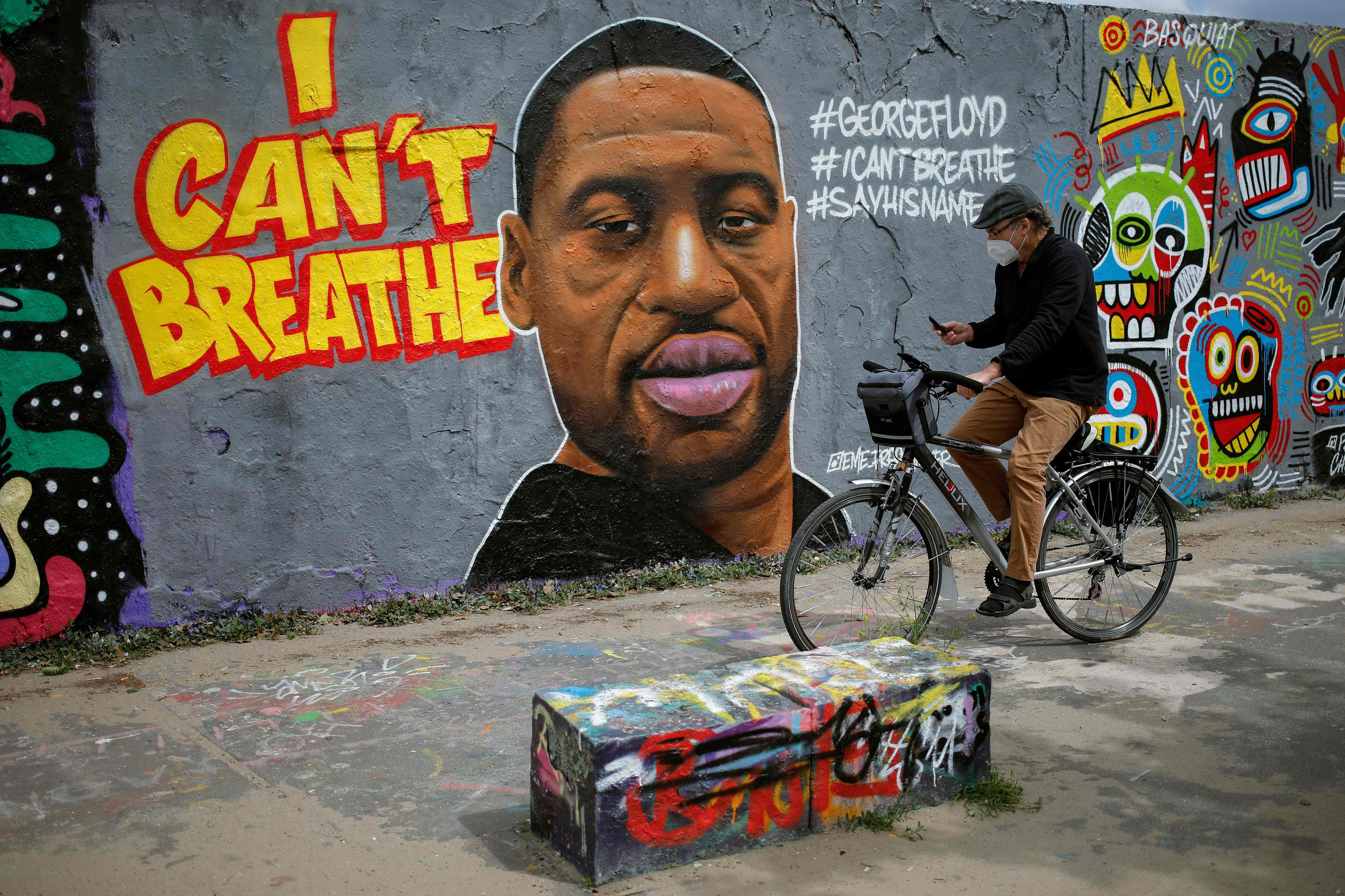 La muerte de  George Floyd a manos de la Policía ha causado indignación entre los estadounidenses, que han salido a las calles de varias ciudades a manifestar. (Foto Prensa Libre: AFP)