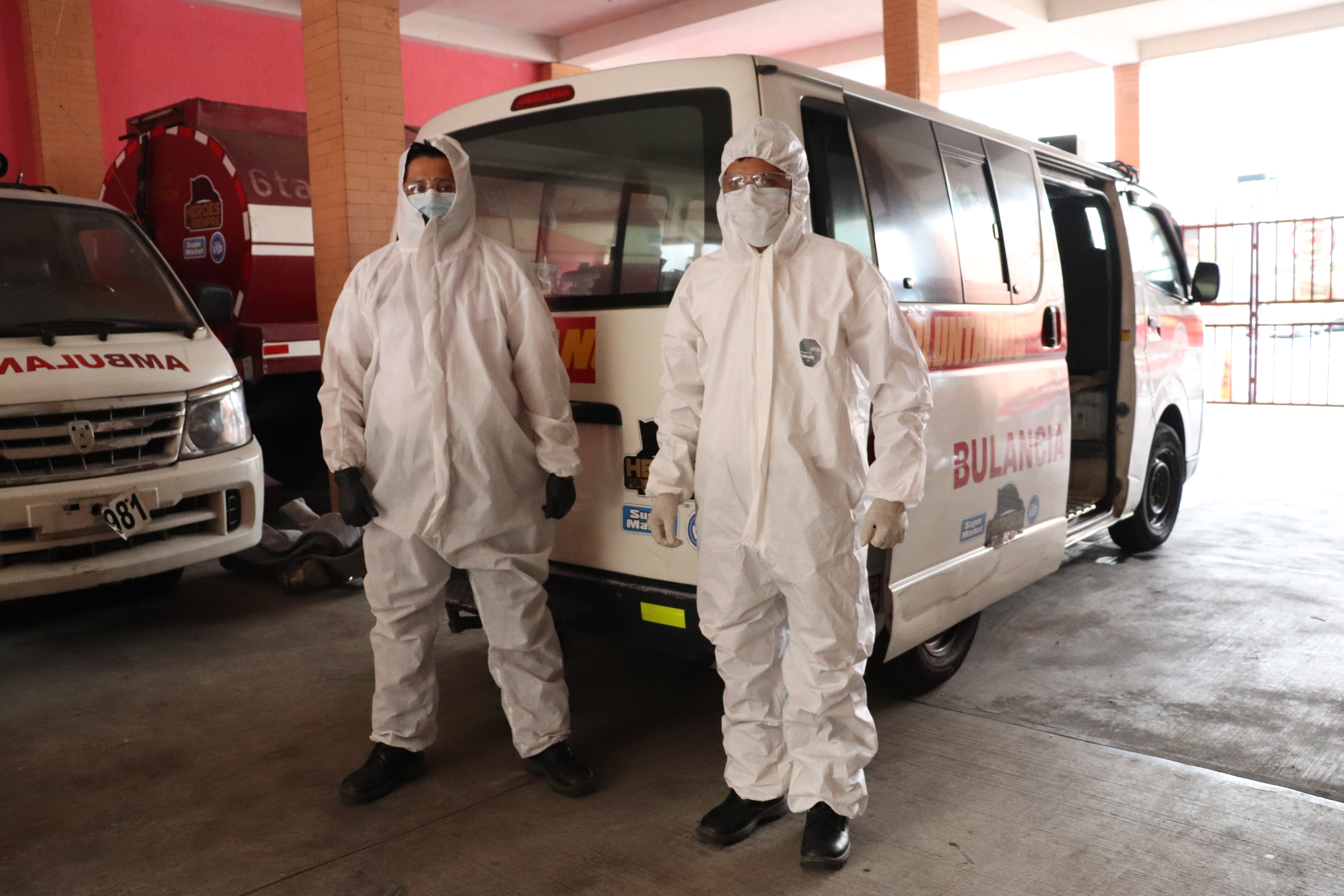 Ante incremento de casos positivos de covid-19 en el departamento, socorristas han incrementado las medidas de prevención para sus voluntarios. (Foto Prensa Libre: Marvin Túnchez)