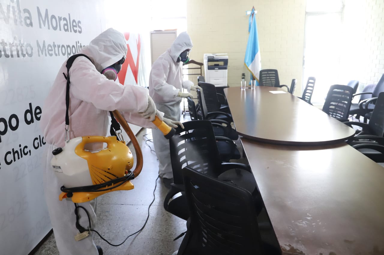 Desinfectan edificios del Congreso para evitar contagios de covid-19. Foto: Congreso