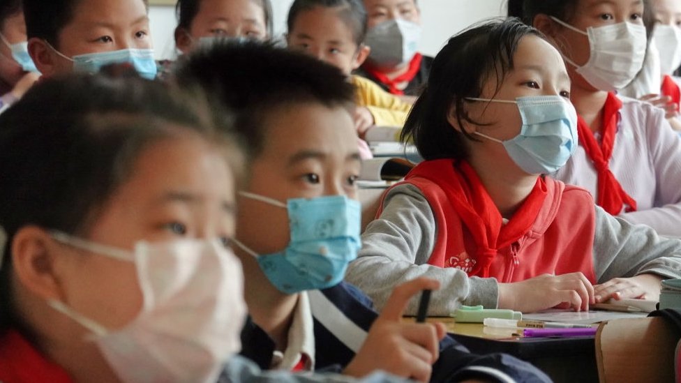 En muchos lugares, la vuelta al cole será con mascarillas. GETTY IMAGES