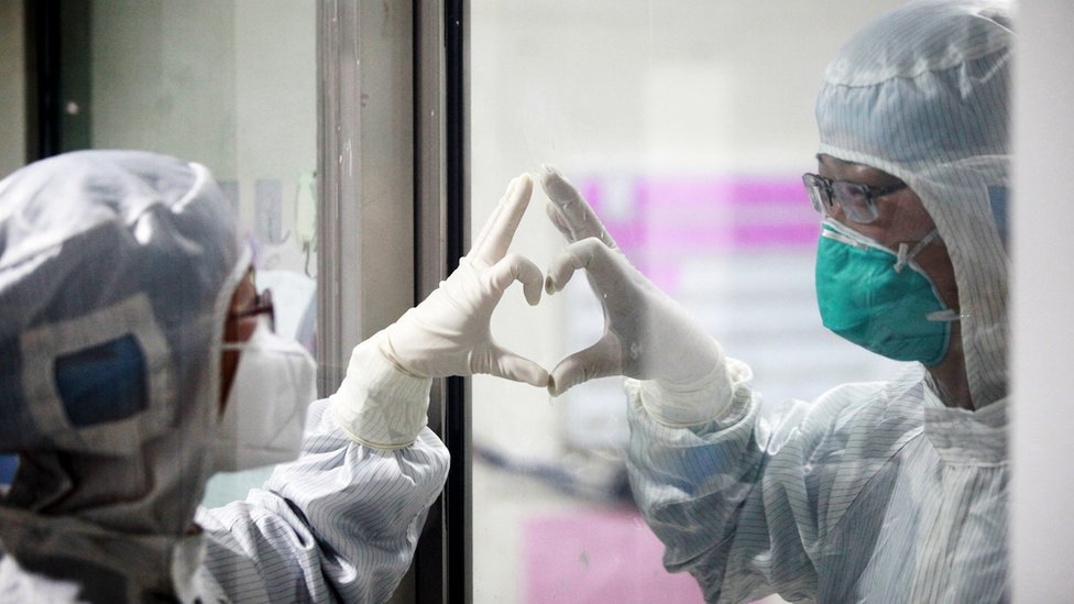 Los médicos en Wuhan, origen de la pandemia, alertaron de pacientes infectados con un nuevo virus desde diciembre. Foto:BBC