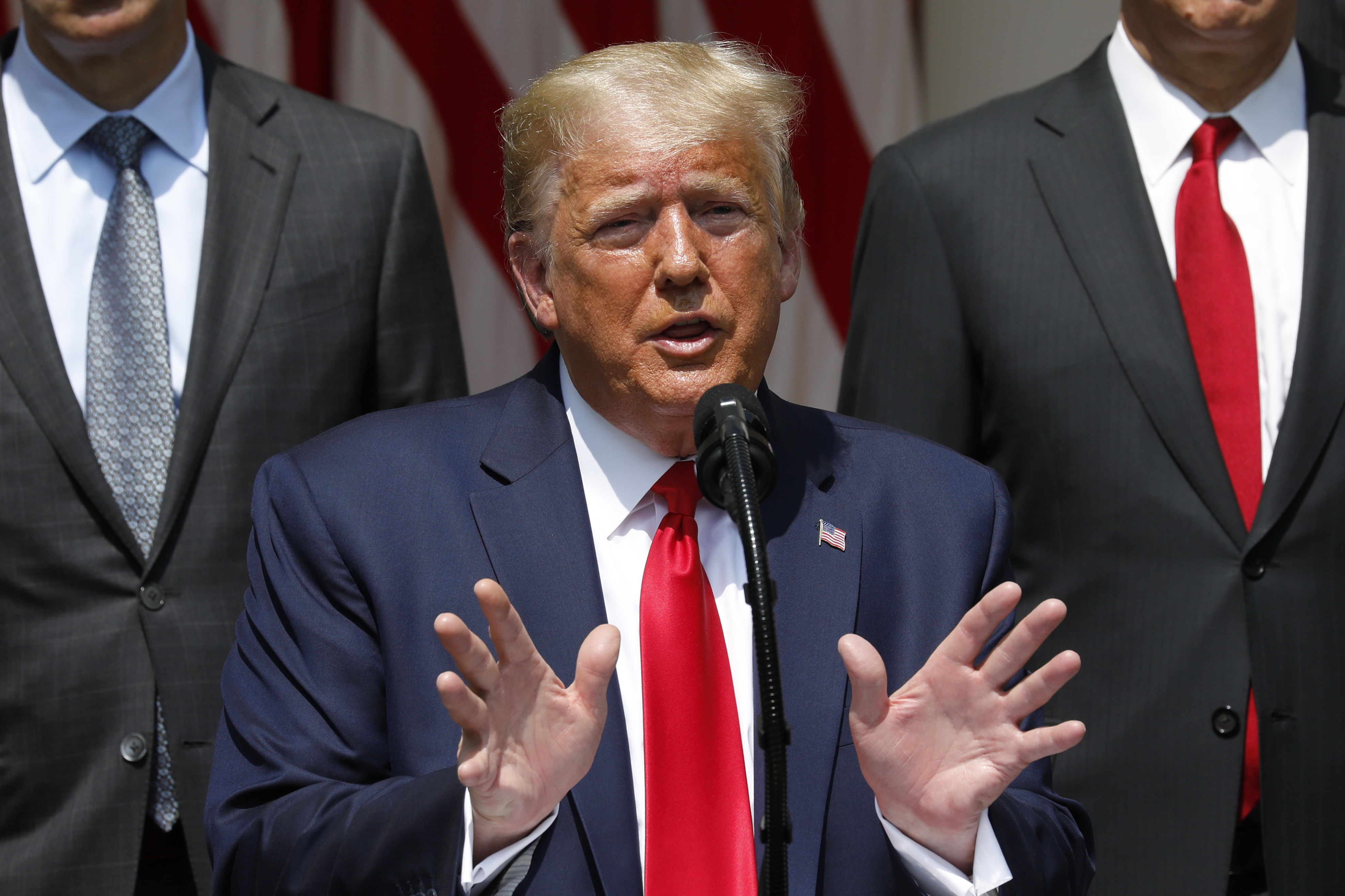 El presidente de los Estados Unidos, Donald J. Trump, habla con la prensa en el jardín de la Casa Blanca este 5 de junio de 2020. (Foto Prensa Libre: EFE).