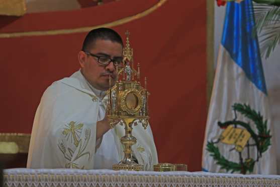 En la Parroquia Santísima Trinidad, Barrio El Gallito, zona 3 de Guatemala, también se llevó a cabo la celebración pero a puerta cerrada dentro del templo. Foto Prensa Libre: Óscar Rivas