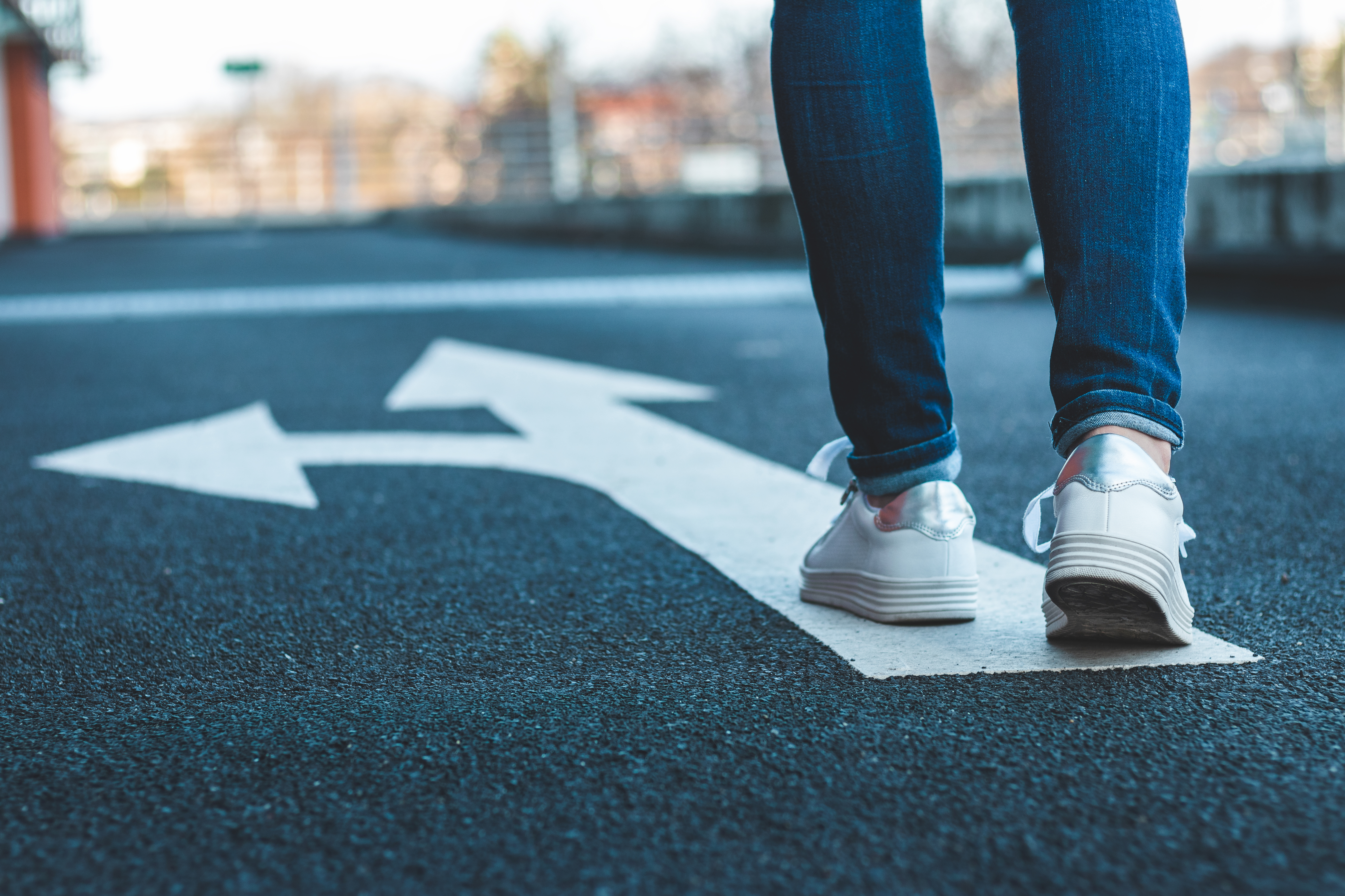 Aprender a tomar decisiones permite ser más consiente de su felicidad y trazar un mejor futuro, siempre considerando que equivocarse es un proceso natural de los seres humanos. . (Foto Prensa Libre: Shutterstock). 