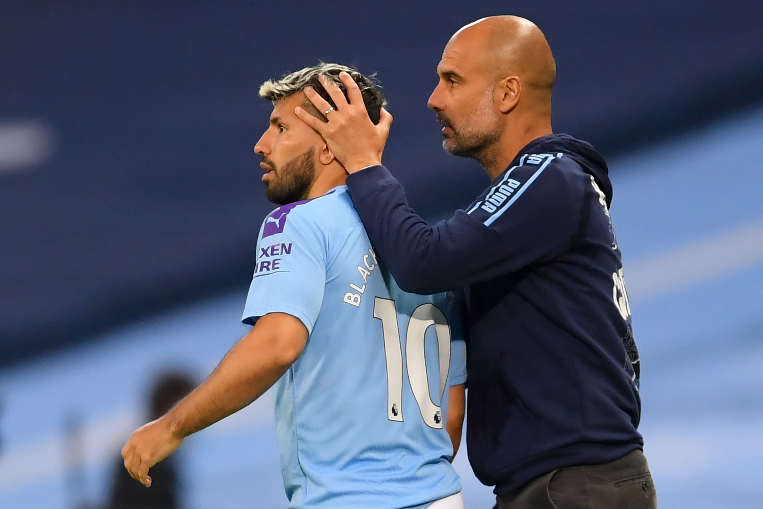 Pep Guardiola alabó a Sergio 'el Kun' Agüero que esta temporada se despide del Manchester City. Foto Prensa Libre: AFP.