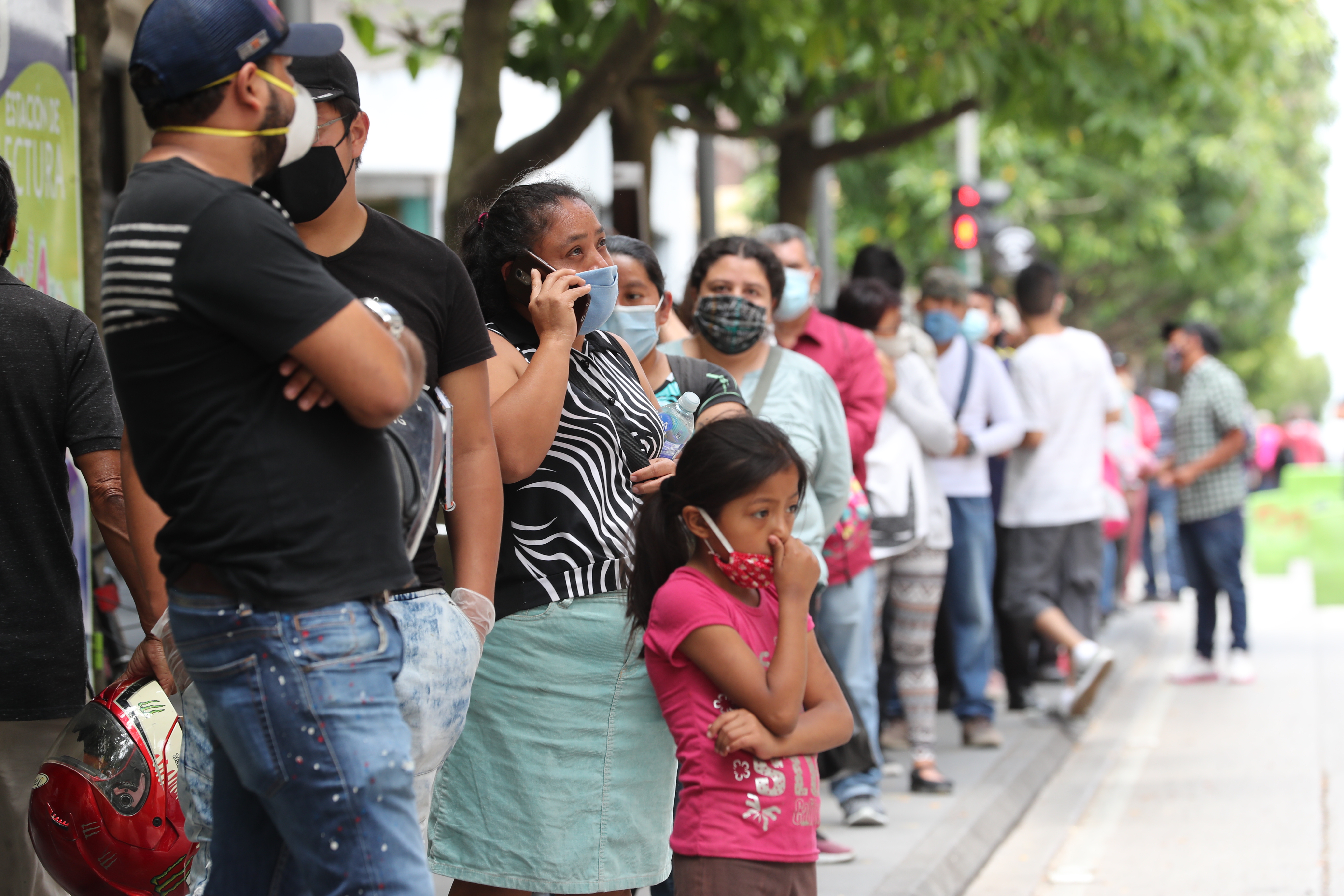 Afectados por los efectos económicos del coronavirus recibirán tres aportes del programa social Bono Familia. (Foto Prensa Libre: Hemeroteca PL)