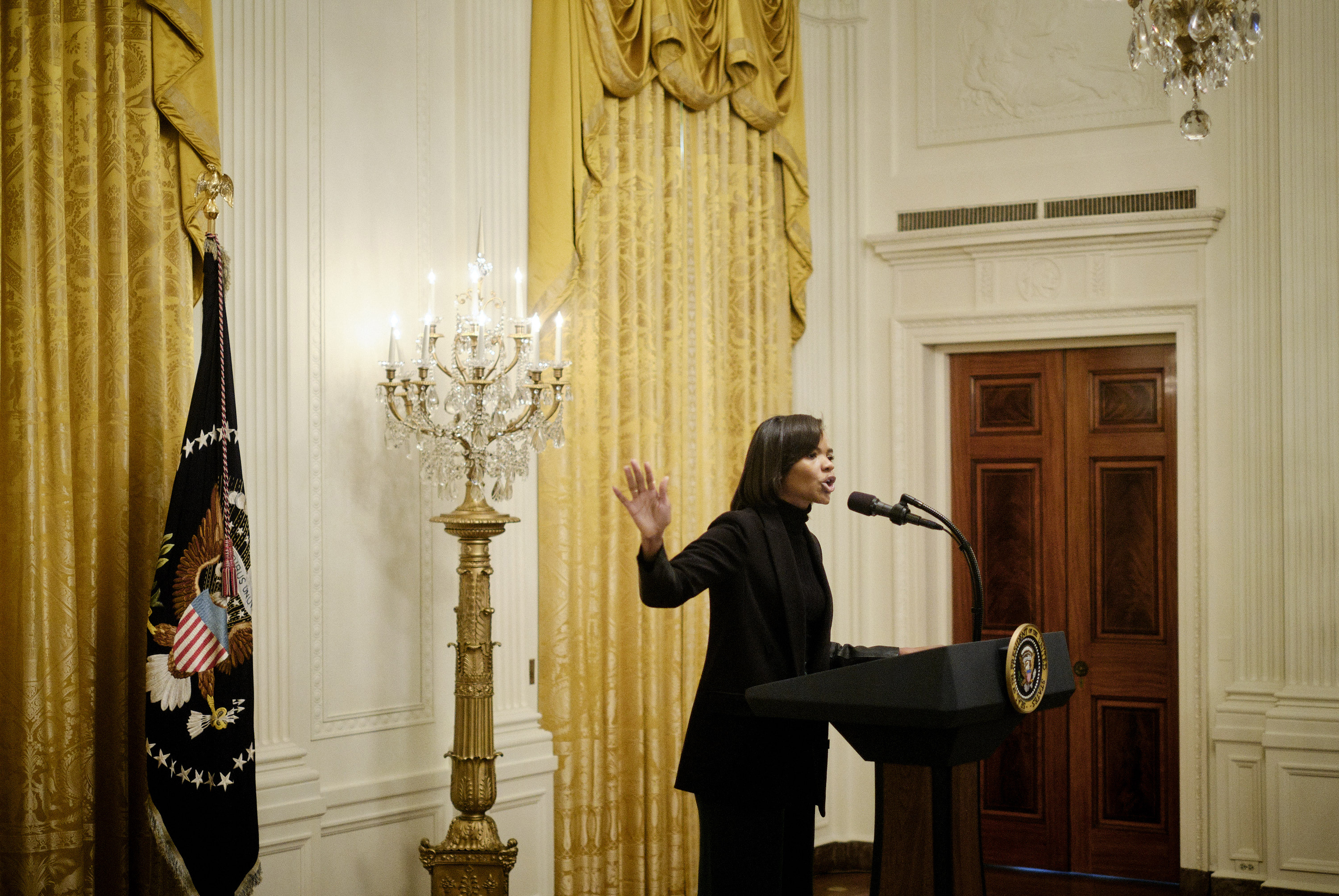 Candace Owens, comentarista conservadora y activista pro-Trump, habla en un evento de la Cumbre de Liderazgo de Jóvenes Negros en la Casa Blanca en Washington, el 4 de octubre de 2019. (T.J. Kirkpatrick/The New York Times)