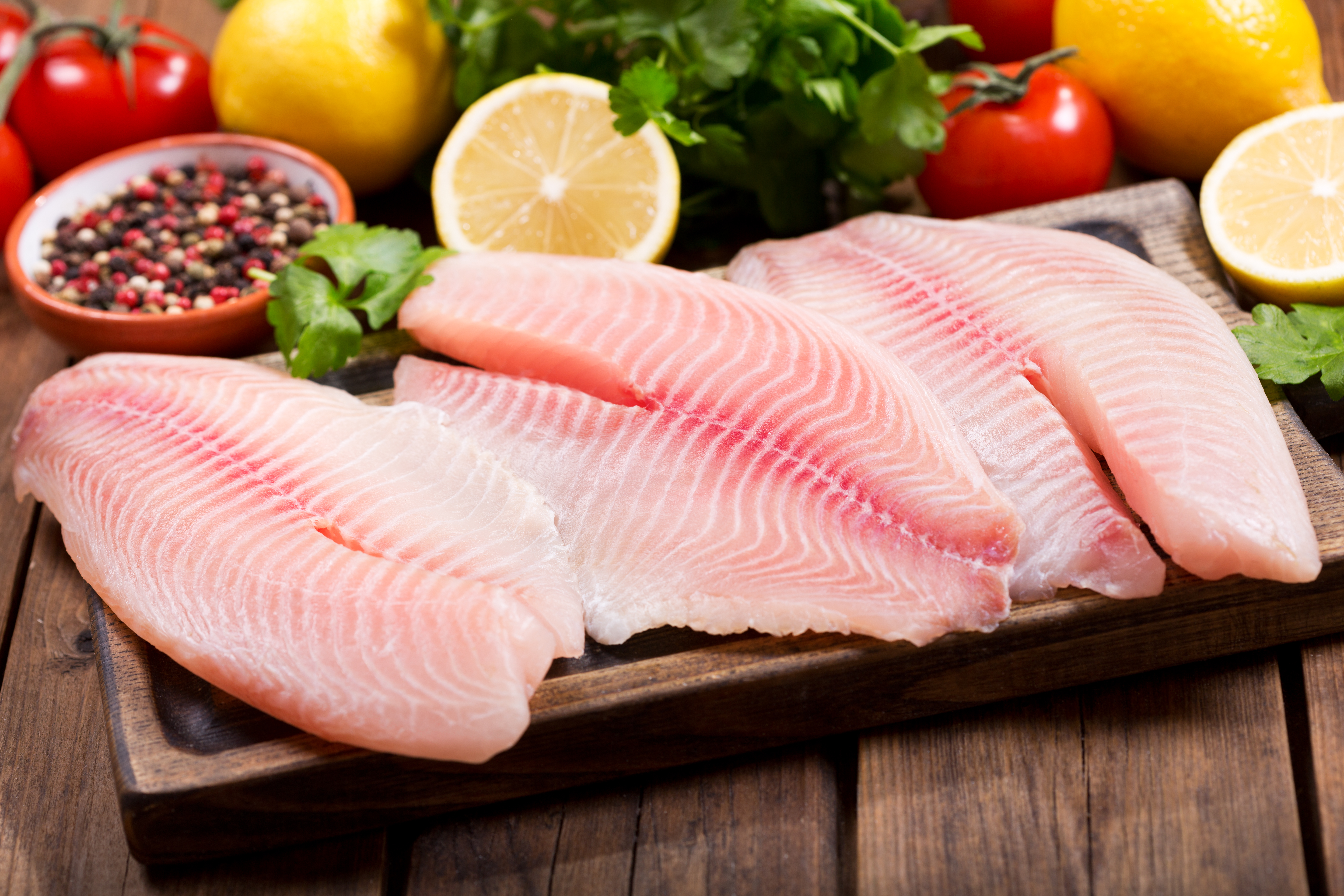 El pescado brinda al organismo Omega 3, que son ácidos grasos esenciales. Foto Prensa Libre: ShutterStock