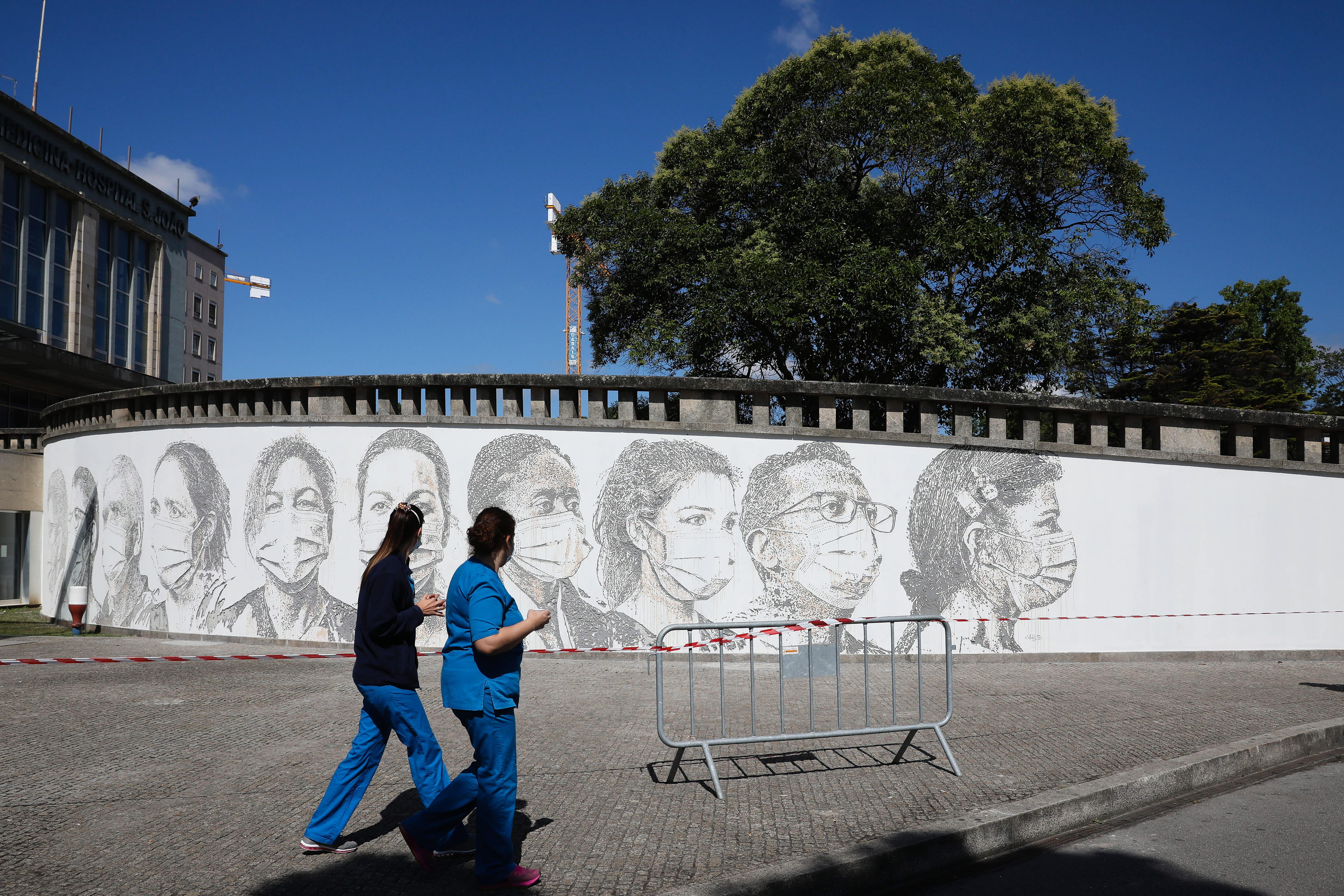 La expansión de la enfermedad en las últimas semanas amenaza los logros obtenidos por Portugal en el inicio de la pandemia, que colocaron al país como un ejemplo en Europa. (Foto Prensa Libre: EFE)