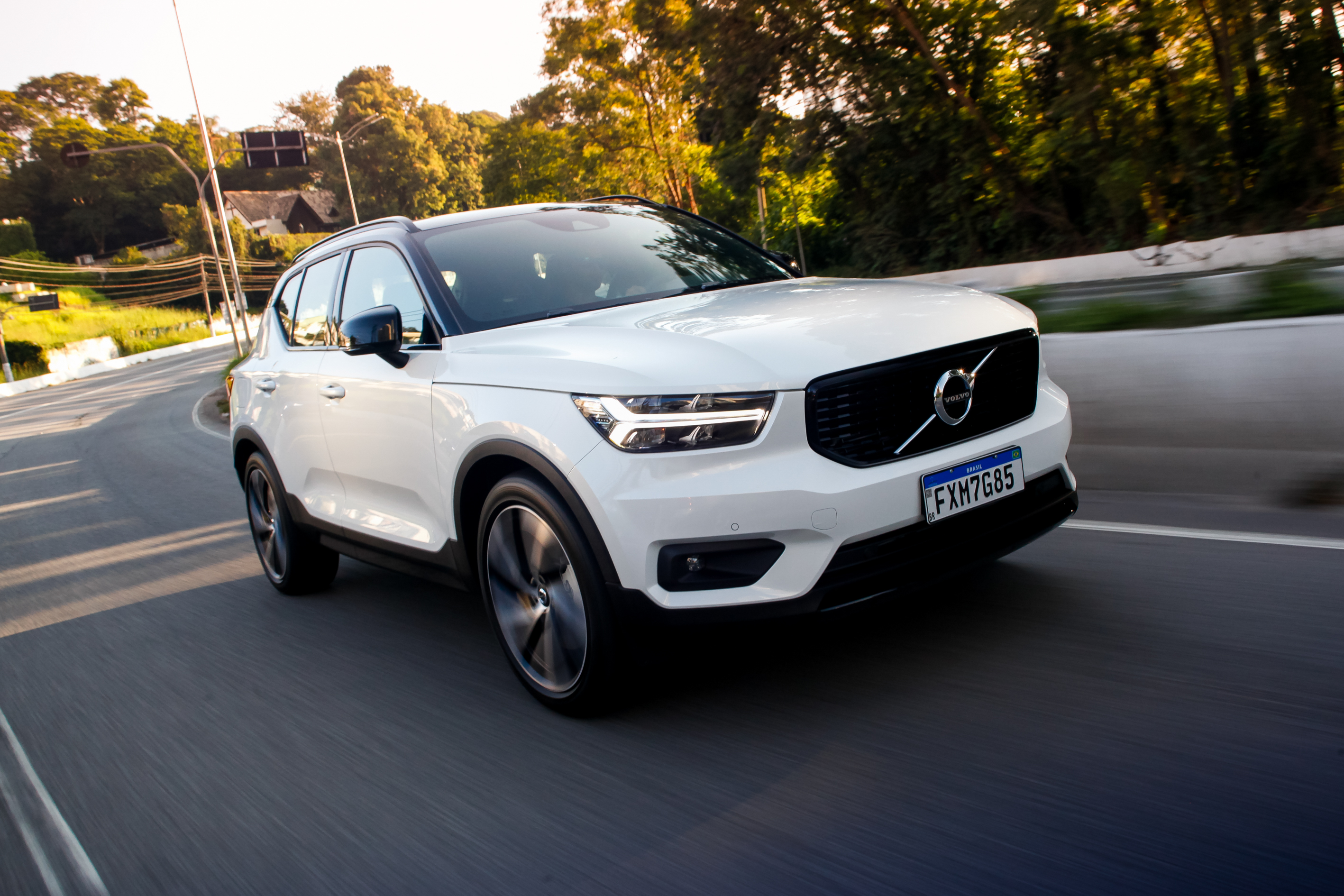 
Volvo presentó el nuevo modelo de su serie SUV XC40 que ahora tiene un motor híbrido y uno de gasolina. Foto Prensa Libre: Cortesía
