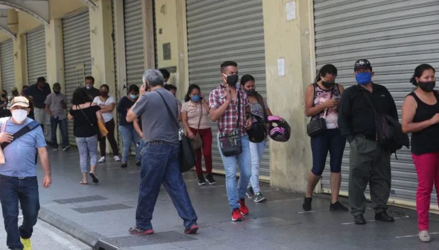 En los próximos día comenzará el segundo desembolsó de Q1 mil para beneficiarios del Bono Familia. (Foto Prensa Libre: Hemeroteca)