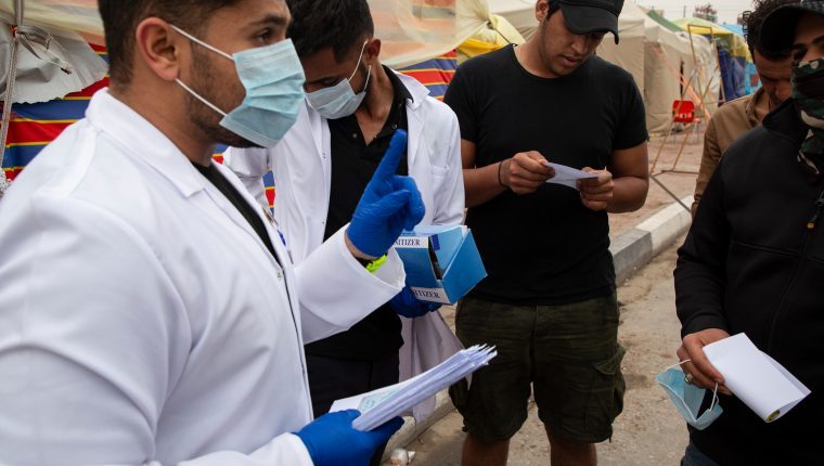 El gobierno analiza propuestas para empezar el desconfinamiento mientras las proyecciones advierten más casos en julio y agosto próximo. (Foto Prensa Libre Hemeroteca PL) 