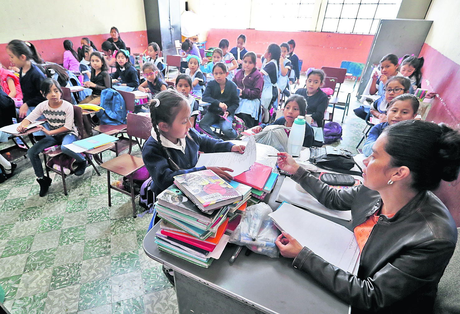 La suspensión de clases por el covid-19 comenzó el pasado 16 de marzo.  (Foto Prensa Libre: Hemeroteca PL)