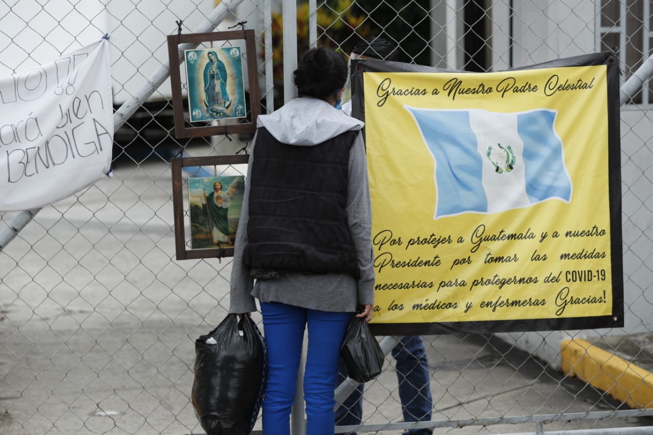 Vista del hospital de campaña en el parque de la Industria para tratamiento de pacientes con coronavirus. (Foto Prensa Libre: Esbin García)