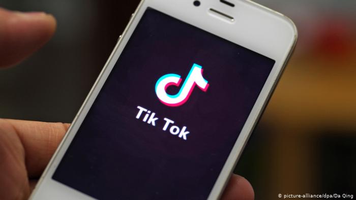 El gobierno de la India prohibió docenas de aplicaciones, en su mayoría chinas, incluidas TikTok, WeChat y UC Browser.	 (picture-alliance/dpa/Da Qing)