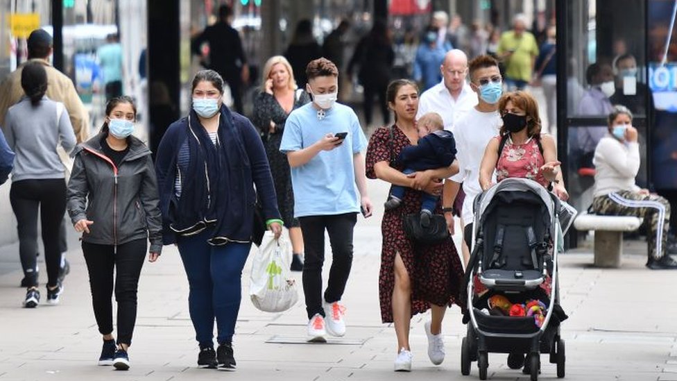 El peligro es que los asintomáticos no solo pueden transmitir el virus sin saberlo, también pueden llegar al hospital cuando es demasiado tarde. (Foto Prensa Libre: Getty Images)