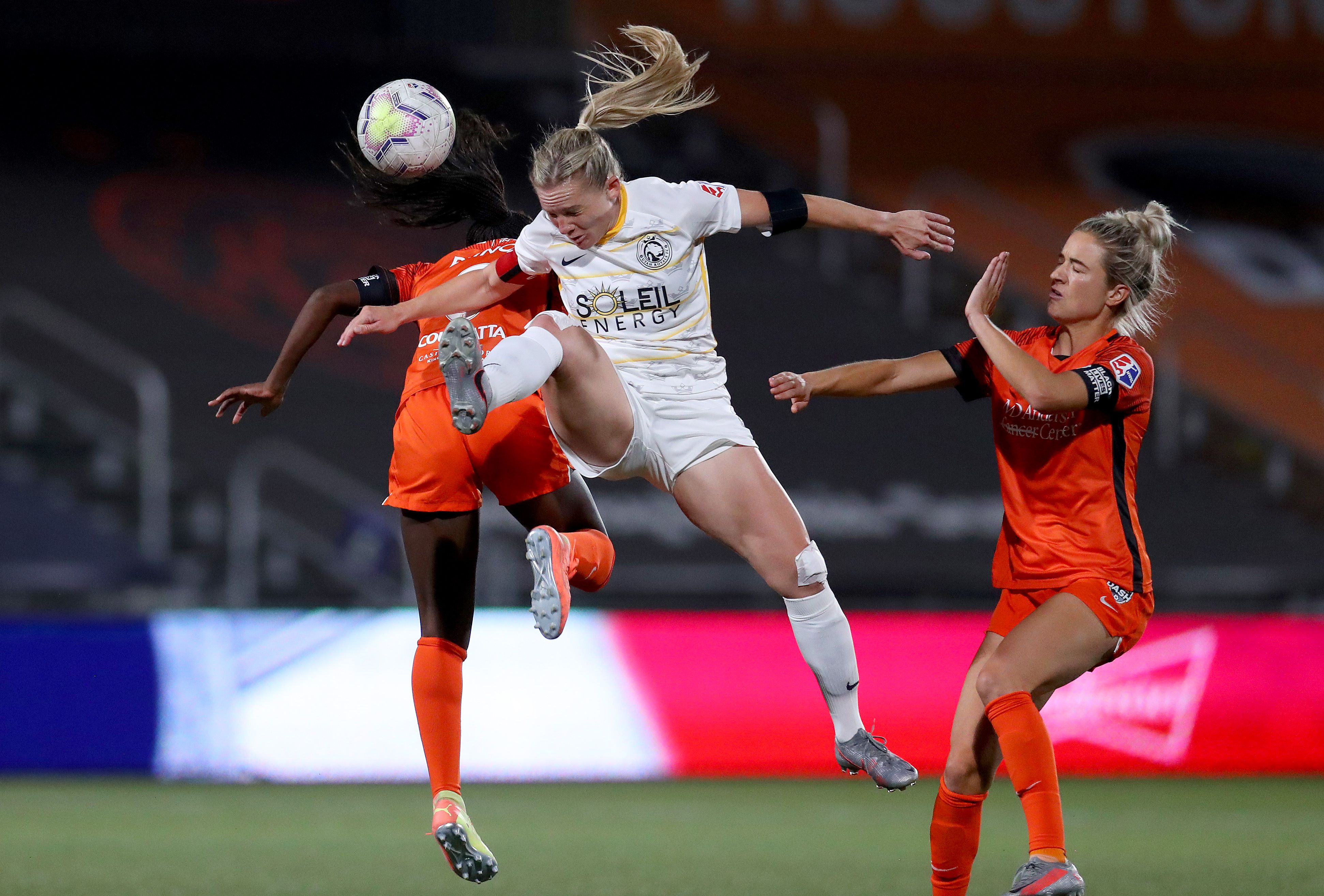 Amy Rodríguez, una de las estrellas del futbol femenino mundial. FOTO:AFP