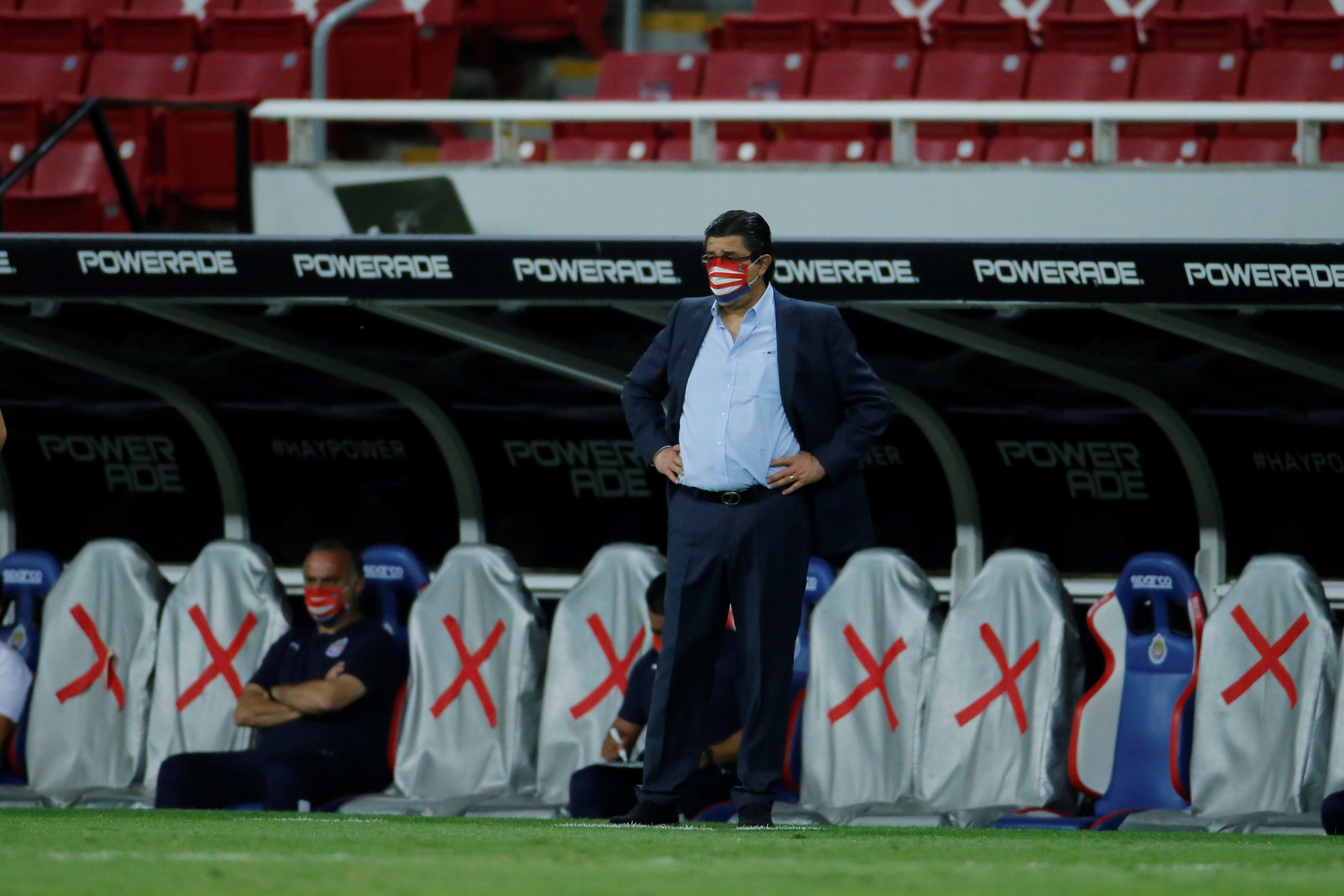 El entrenador Luis Fernando Tena, ahora técnico de la Selección de Guatemala. (Foto Prensa Libre: EFE)