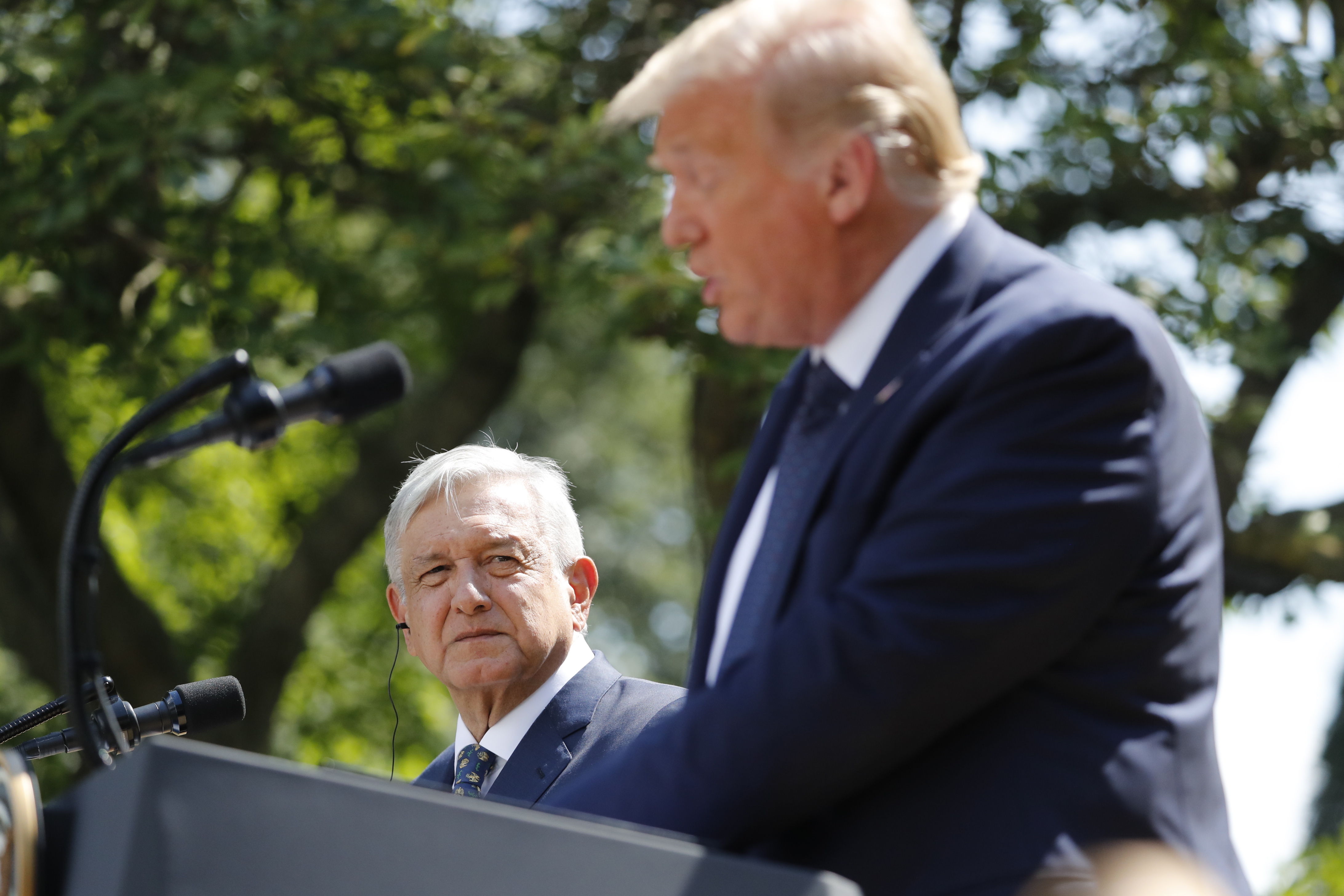 El presidente de Mëxico, Andrés Manuel López Obrador en su visita a Donald Trump en la Casa Blanca (Foto Prensa Libre: EFE)