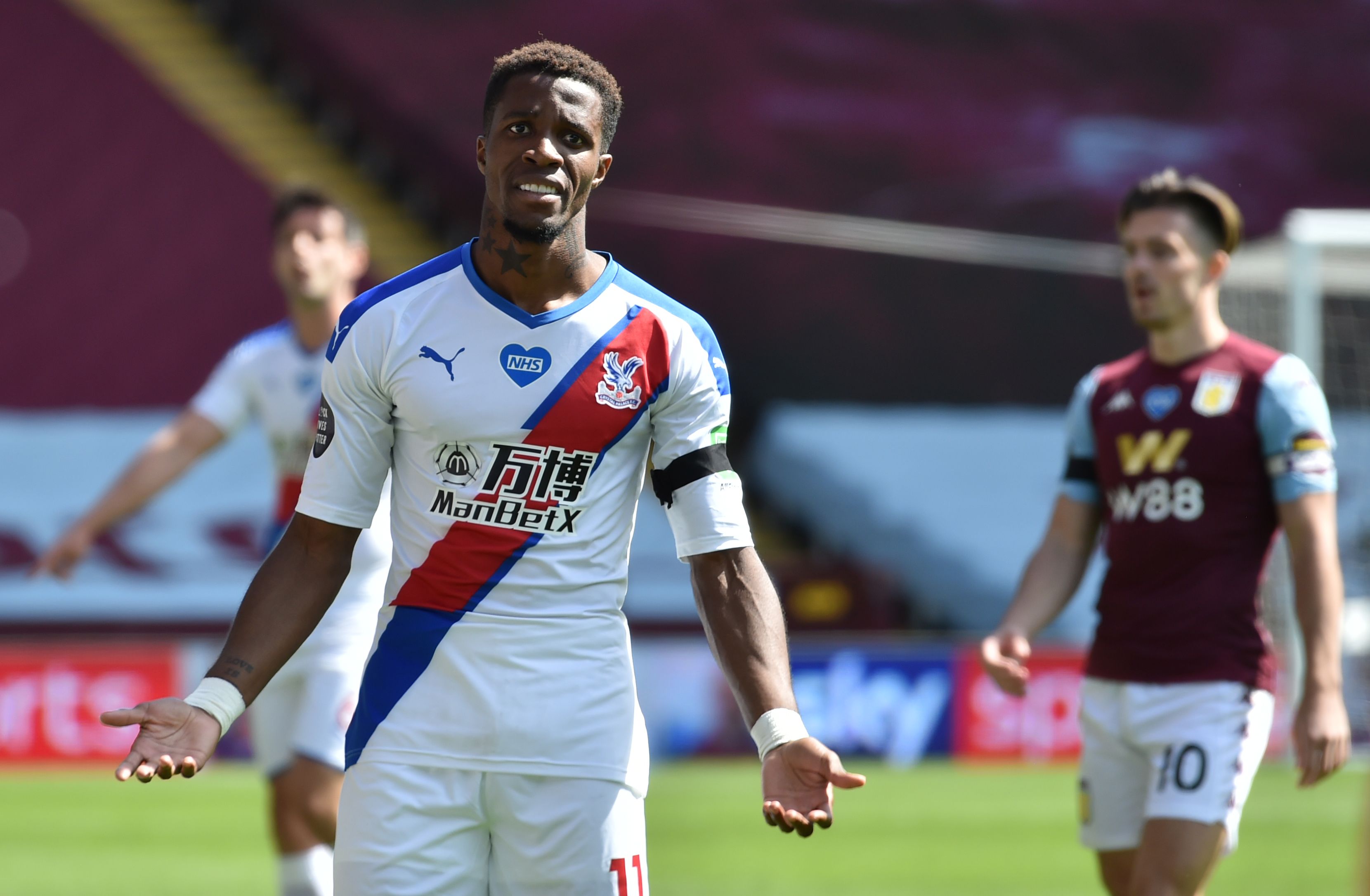 El delantero Wilfried Zaha sufrió amenazas por medio de las redes sociales. Foto Prensa Libre: AFP