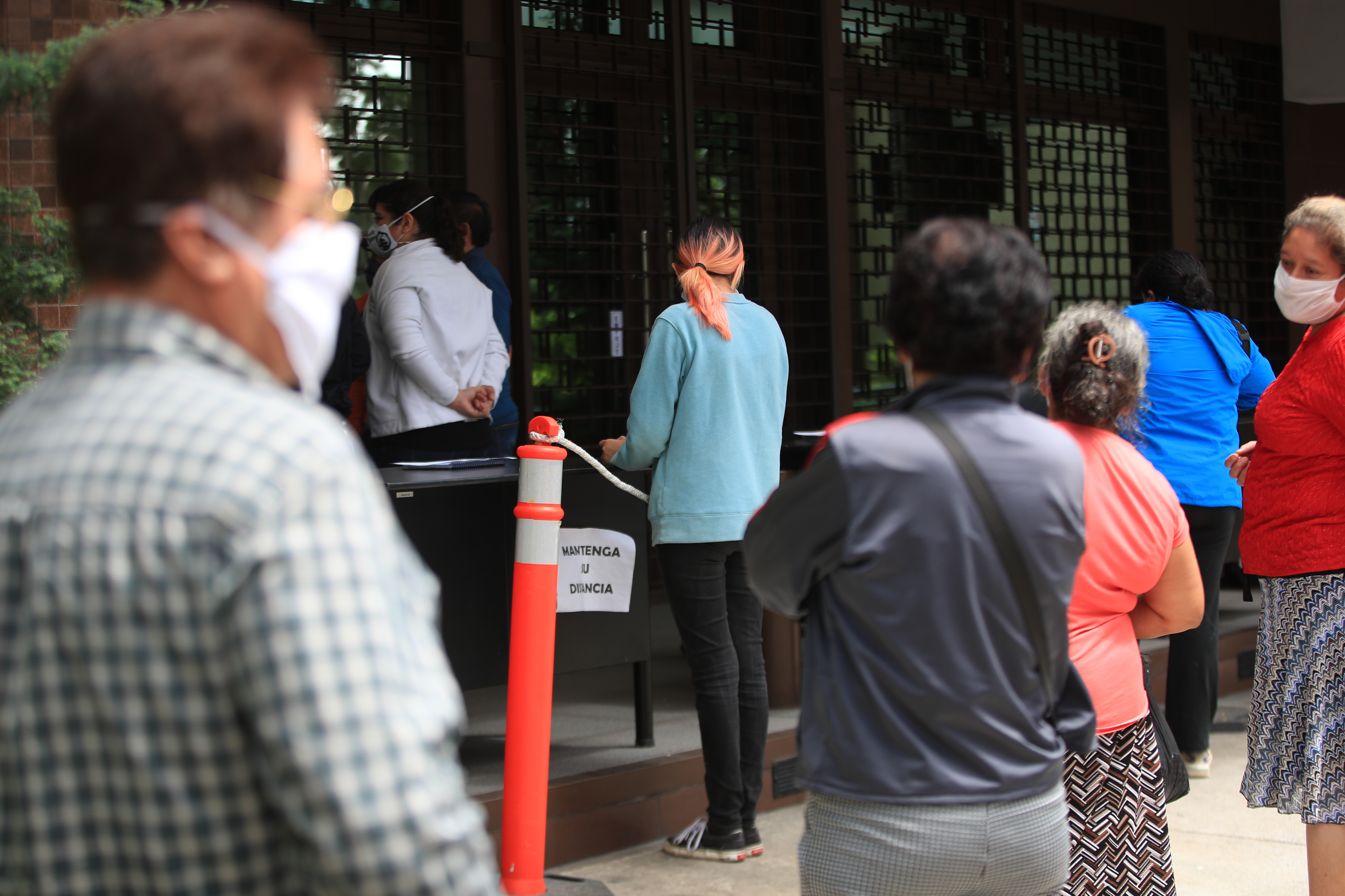 La IVE mantiene vigilancia en las transacciones que se realizan asociadas al Bono Familia y mantiene alerta para detectar operaciones inusuales. (Foto Prensa Libre: Hemeroteca) 