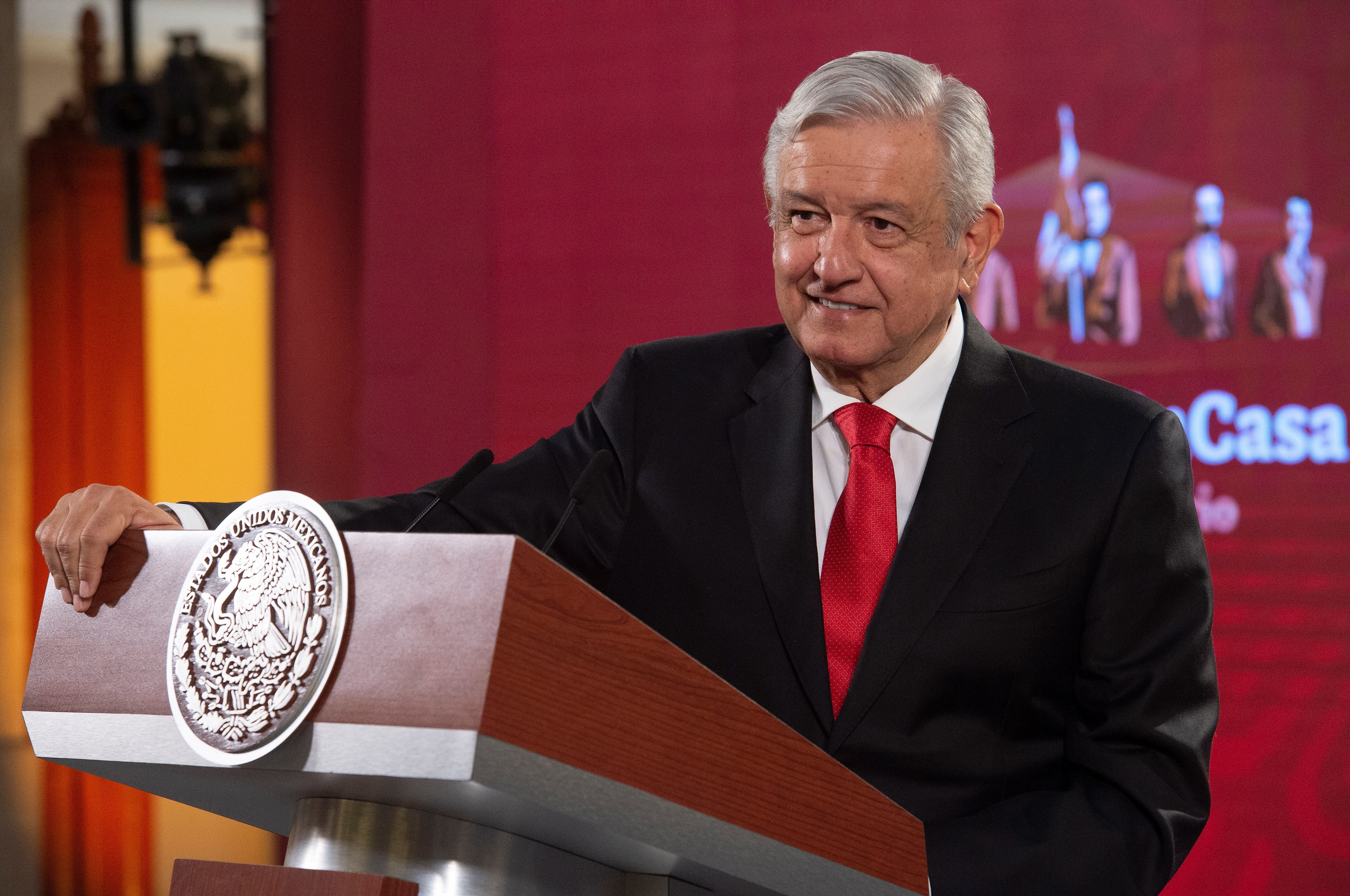 El presidente de México, Andrés Manuel López Obrador, asegura que lo más importante para evitar contagios de covid-19 es cuidarse y cumplir las recomendaciones por encima del uso de mascarillas. (Foto Prensa Libre: EFE)