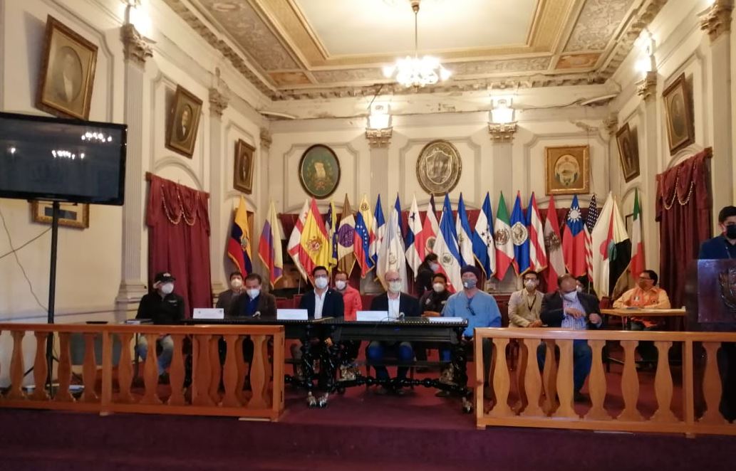 Las autoridades de Quetzaltenango se reunieron para decidir los controles que harán para prevenir contagios. (Foto Prensa Libre: María José Longo)