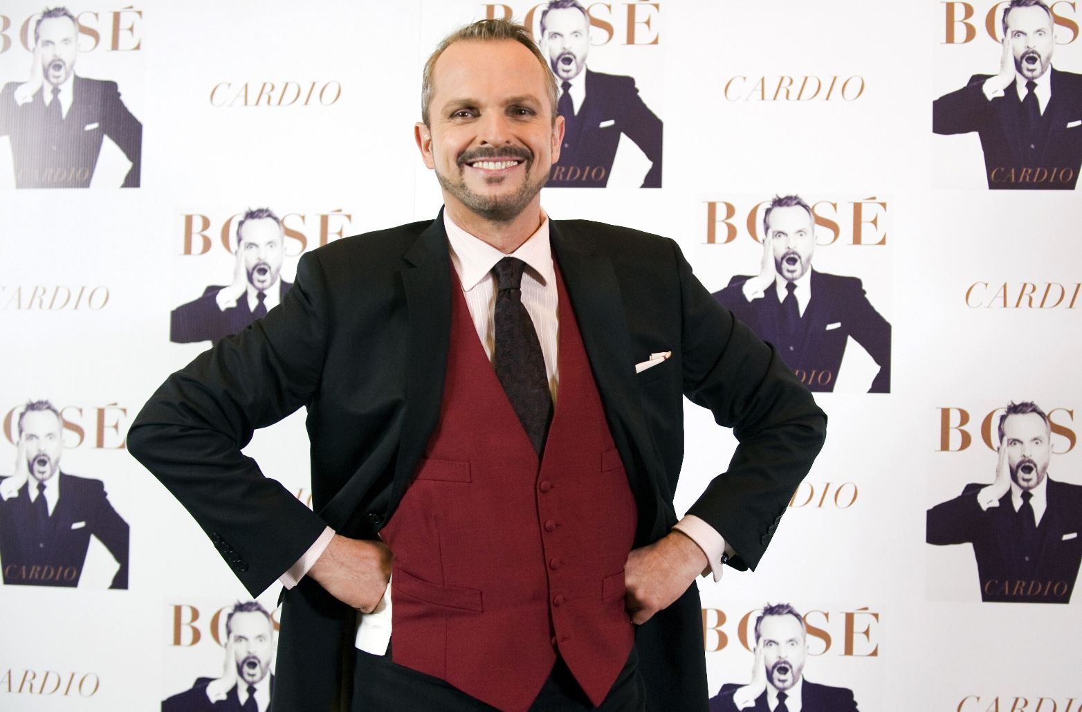 El artista español Miguel Bosé ha generado polémica tras su postura por el coronavirus. (Foto Prensa Libre: Hemeroteca PL)