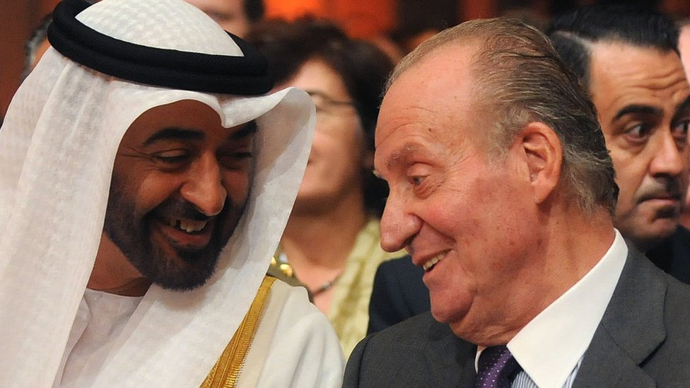Juan Carlos I mantiene una buena amistad con el gobernante de Abu Dabi y de facto de los EUA, Mohamed bin Zayed al Nahyan.