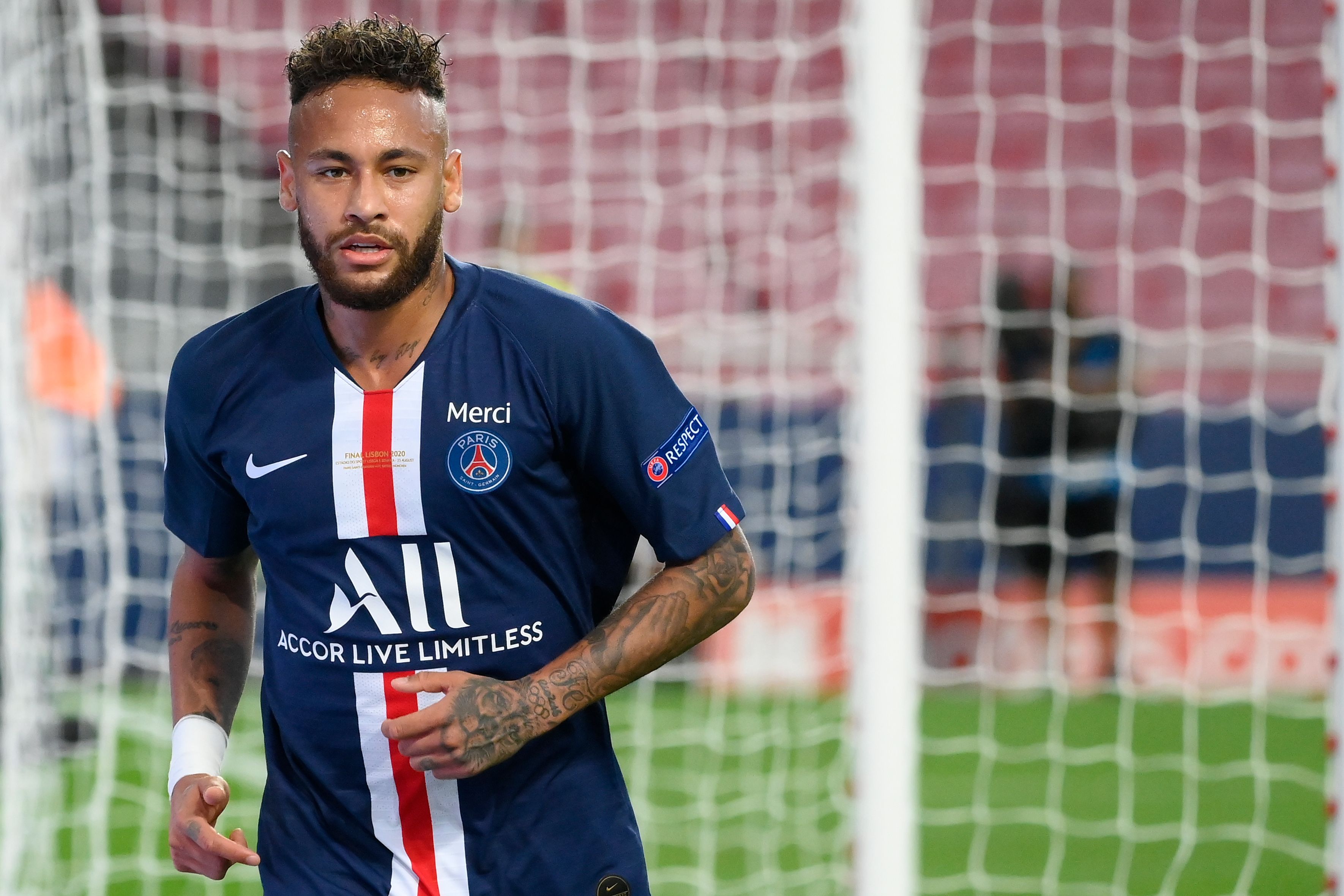 Neymar confirmó que se quedará la siguiente temporada con el PSG. (Foto Prensa Libre: AFP)